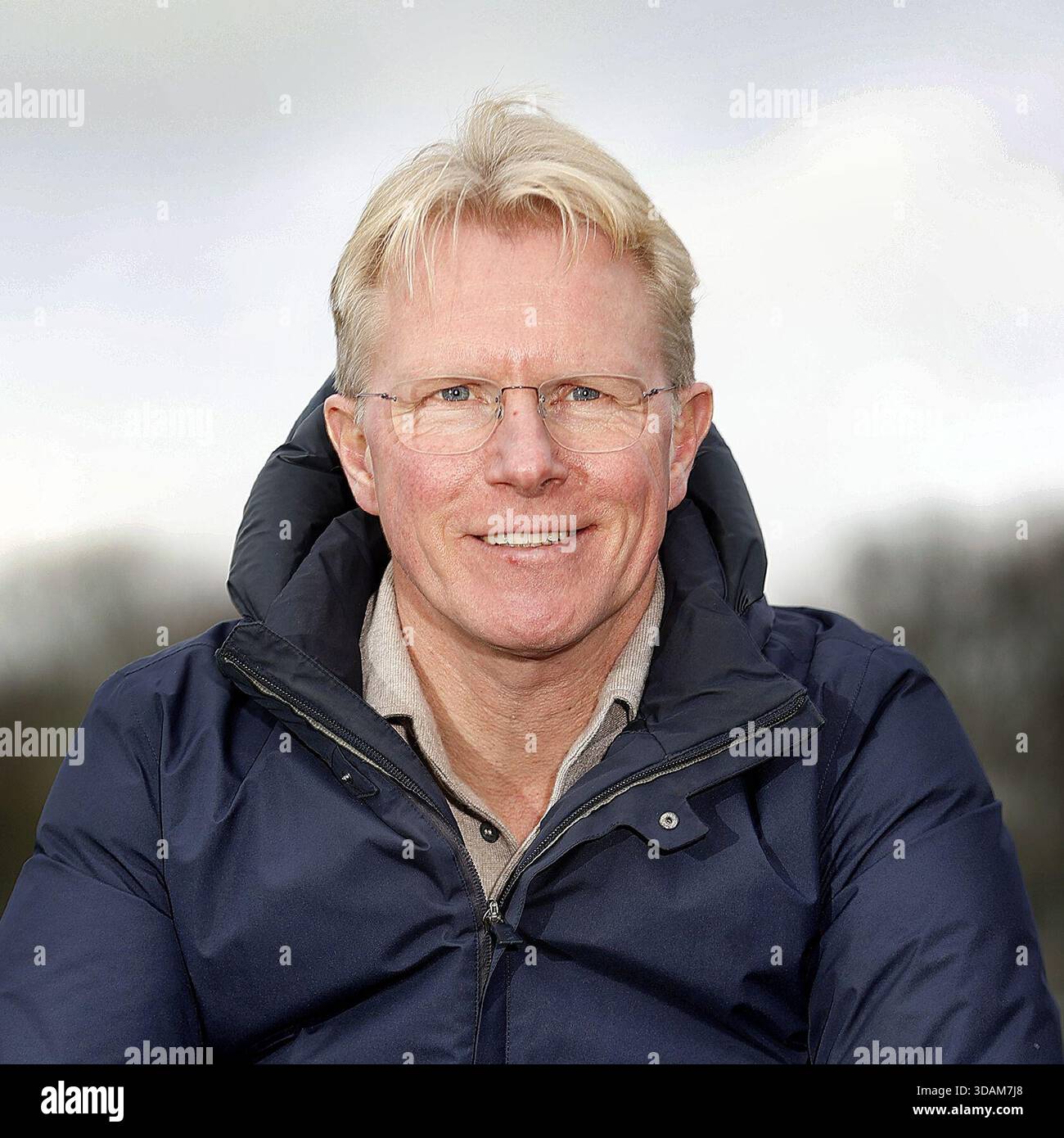 Amstertdam, Niederlande. Dezember 2025. AMSTERDAM, 11.12.2025, Sportpark ASV de Dijk. Interview mit Vincent Schildkamp, Kommentator des Fußballfernsehens Credit: Pro Shots/Alamy Live News Stockfoto