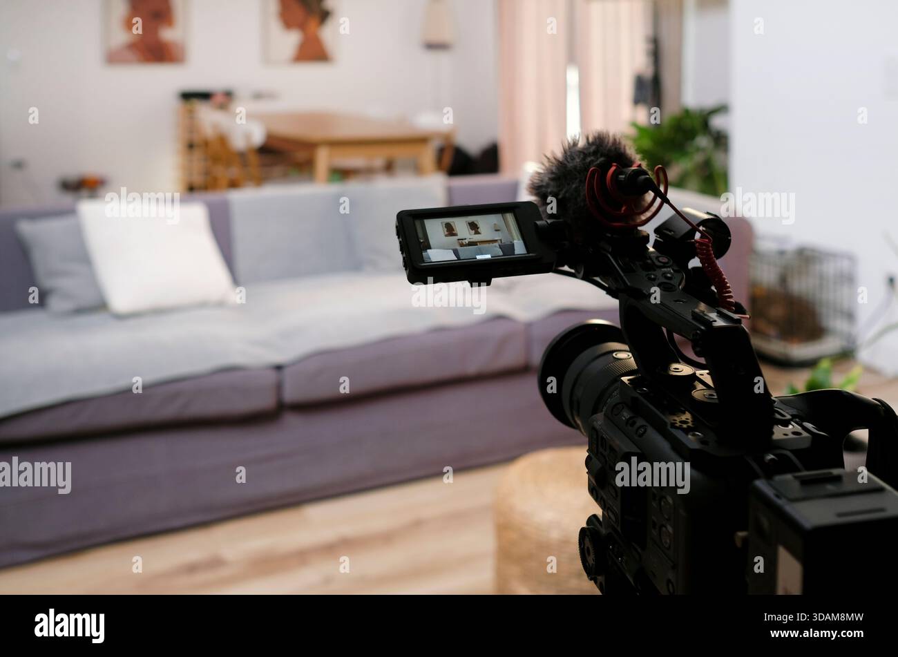 Ich filmte eine häusliche Szene in einem Wohnzimmer Stockfoto