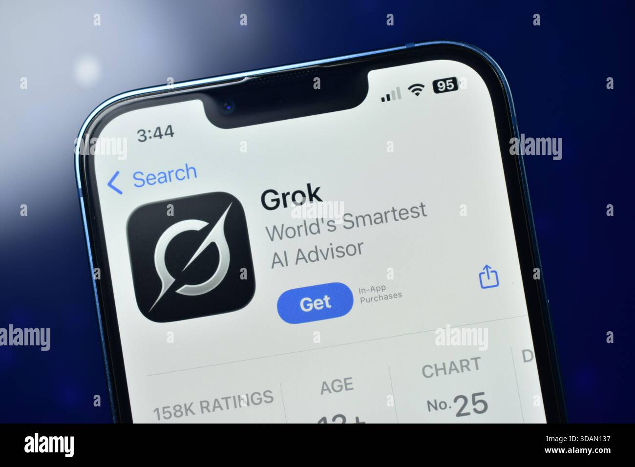 New Delhi, Indien 11 Jäunary 2026:- Nahaufnahme der grok Ai App auf einem Smartphone-Bildschirm mit dunkelblauem Hintergrund Stockfoto