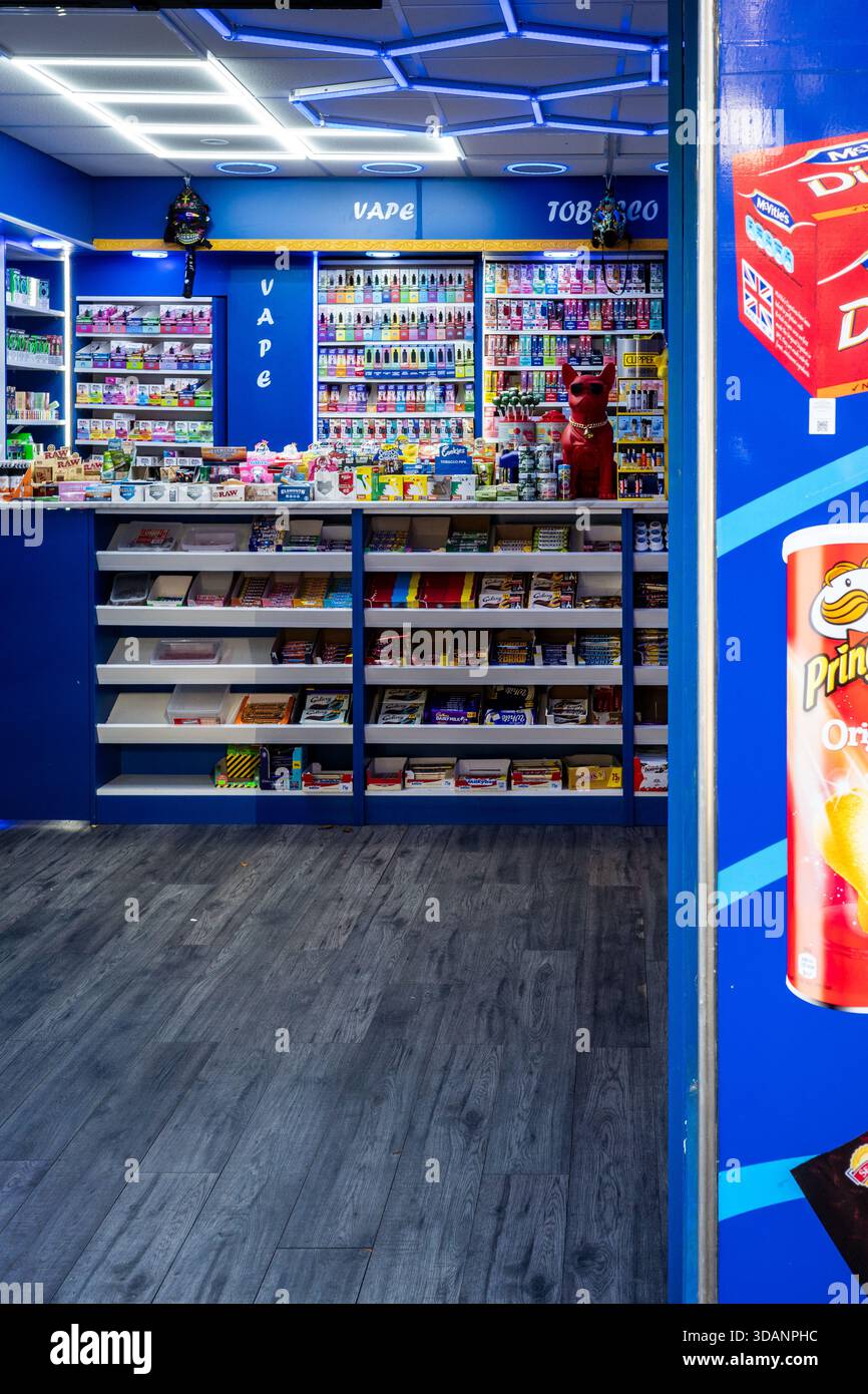 Vape shop auen -Fotos und -Bildmaterial in hoher Auflsung Alamy Vape shop auen -Fotos und -Bildmaterial in hoher Auflsung Alamy