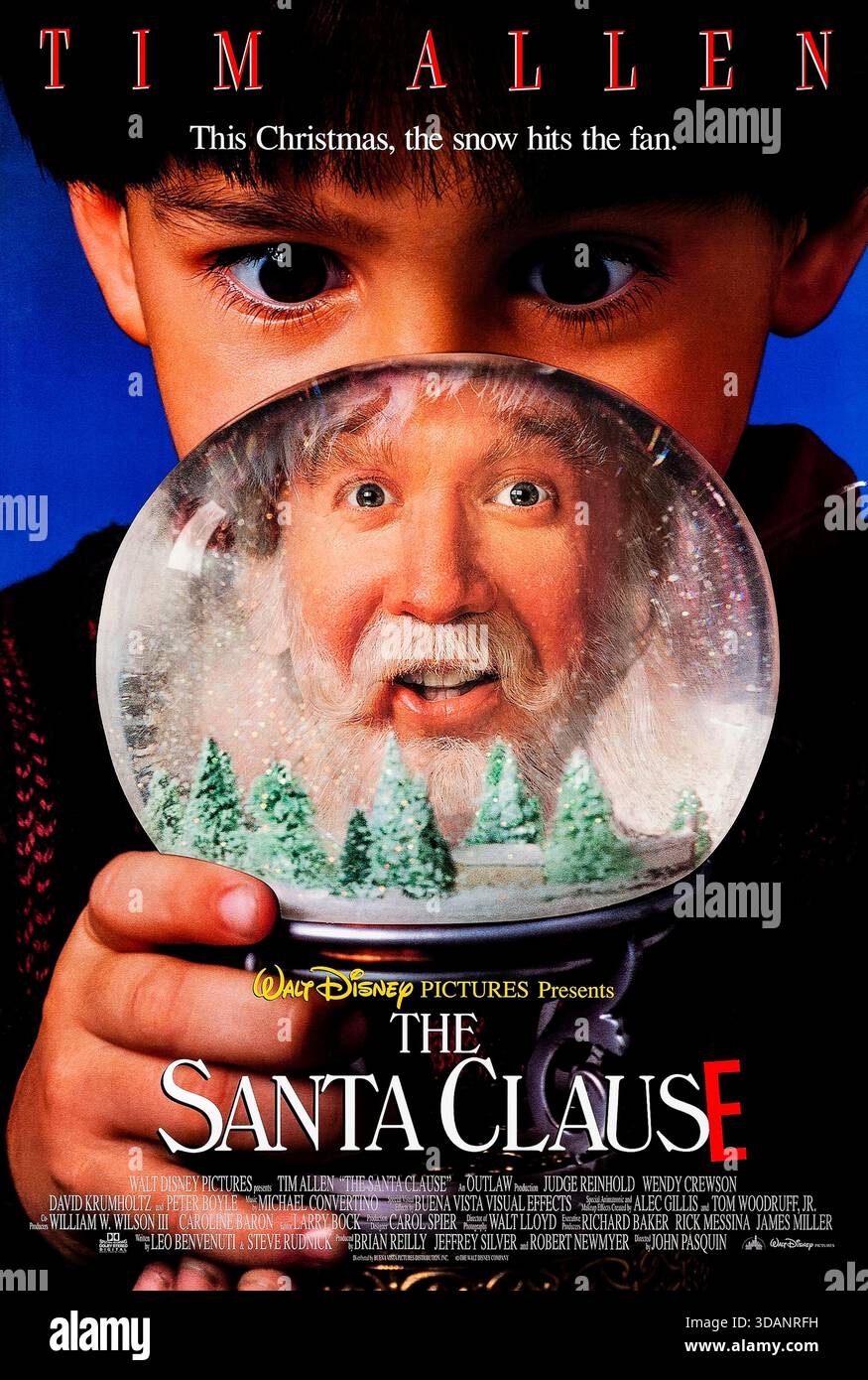 The Santa Clause (1994) von John Pasquin mit Tim Allen, Wendy Crewson und Richter Reinhold. Ein gewöhnlicher geschiedener Vater verursacht versehentlich den Tod des Weihnachtsmanns und muss die Rolle selbst übernehmen und sich in den neuen Weihnachtsmann verwandeln, während seine Familie schwer zu glauben ist. Foto eines Original-Posters aus dem Jahr 1994 (USA), das NUR FÜR REDAKTIONELLE ZWECKE VERWENDET WIRD. Quelle: BFA / Walt Disney Pictures Stockfoto