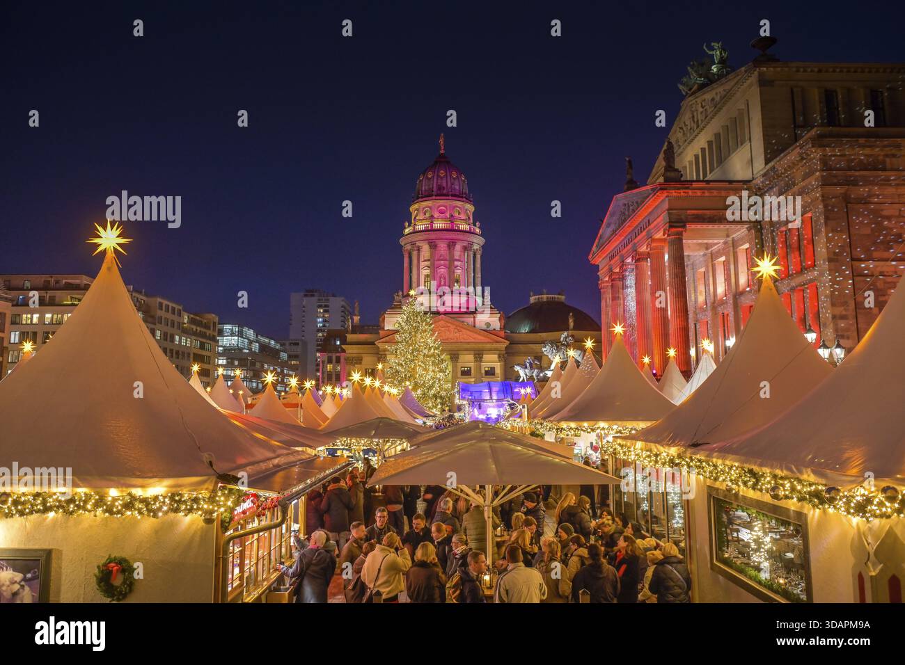 Weihnachtsmarkt am Gendarmenmarkt, Mitte, Berlin, Deutschland Stockfoto