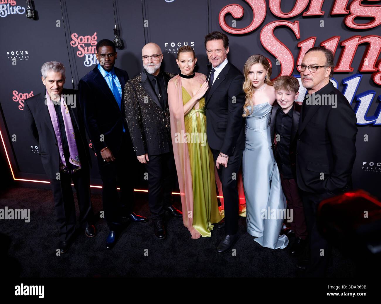 New York, Usa. Dezember 2025. Michael Imperioli, Mustafa Shakir, Craig Brewer, Kate Hudson, Hugh Jackman, Ella Anderson, Hudson Hensley und Jim Belushi kommen am Donnerstag, den 11. Dezember 2025 in New York City im AMC Lincoln Square Theater auf dem roten Teppich an. Foto: John Angelillo/UPI Credit: UPI/Alamy Live News Stockfoto