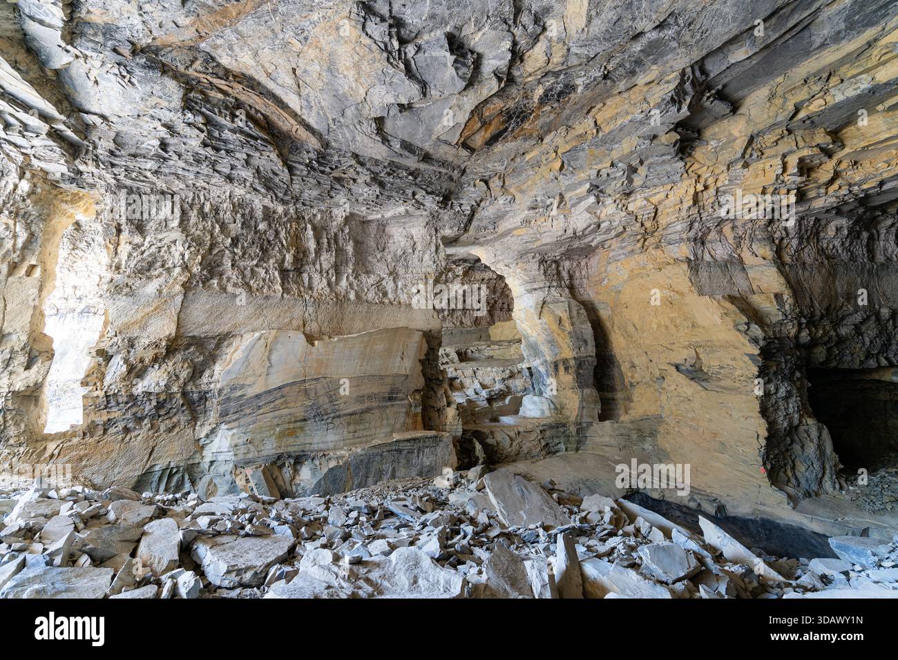 Der verlassene Steinbruch des weltberühmten Marmors von Saillon, Schweiz Stockfoto