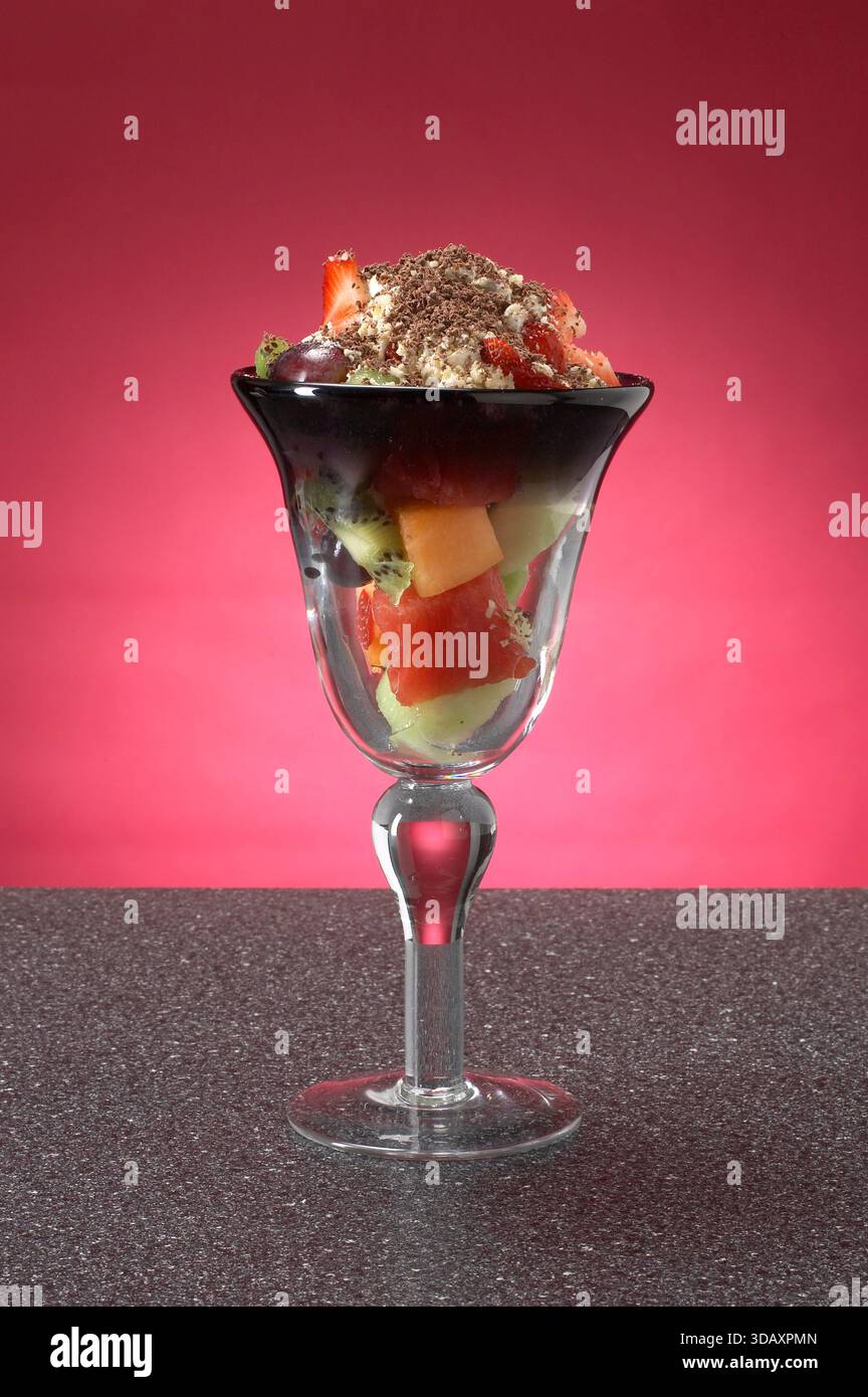 Eisbecher glas -Fotos und -Bildmaterial in hoher Auflösung – Alamy