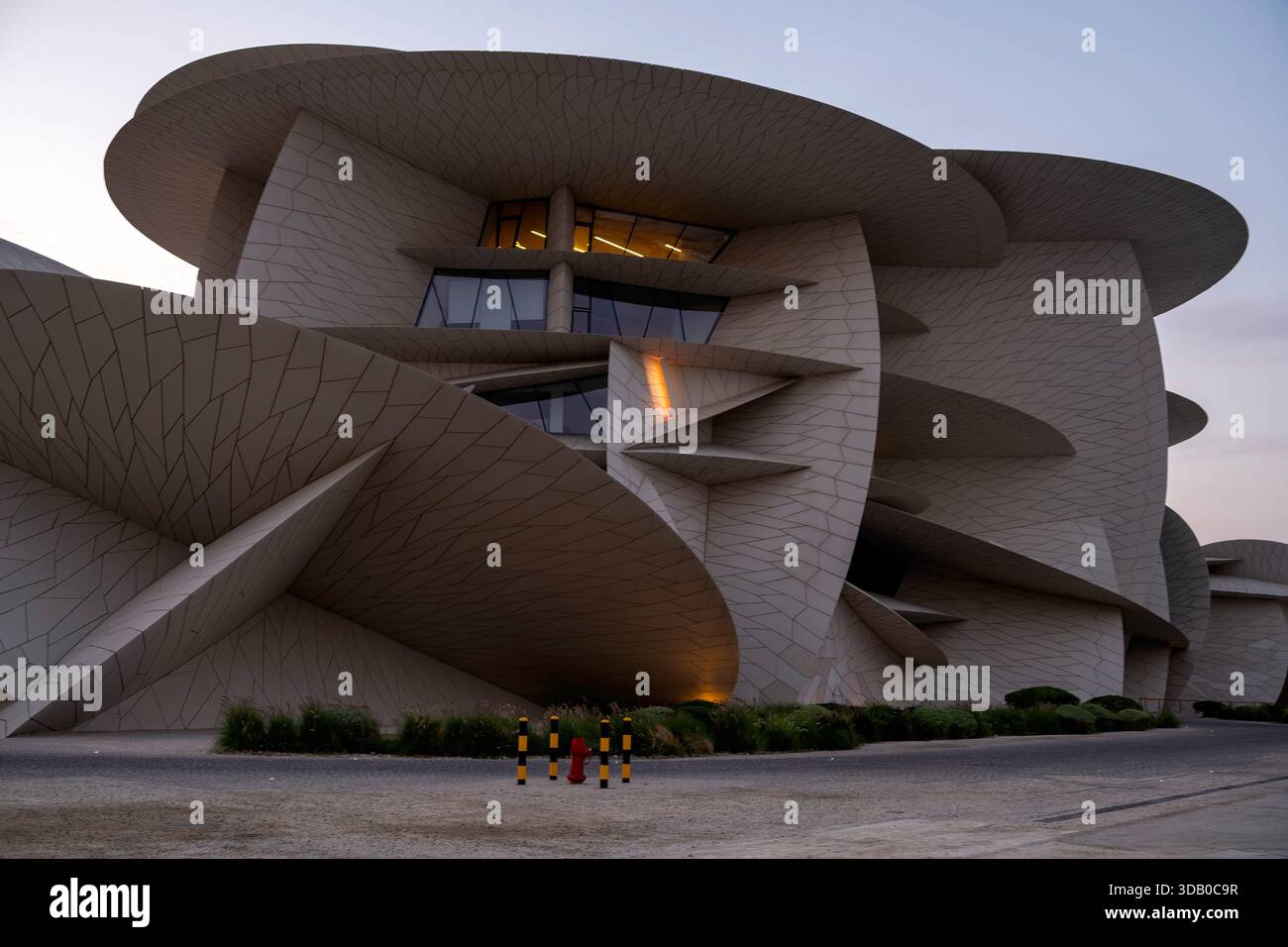 Doha, Katar - 10. Dezember 2025: Das Nationalmuseum von Katar Stockfoto