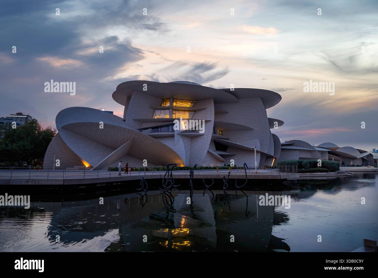 Doha, Katar - 10. Dezember 2025: Das Nationalmuseum von Katar Stockfoto