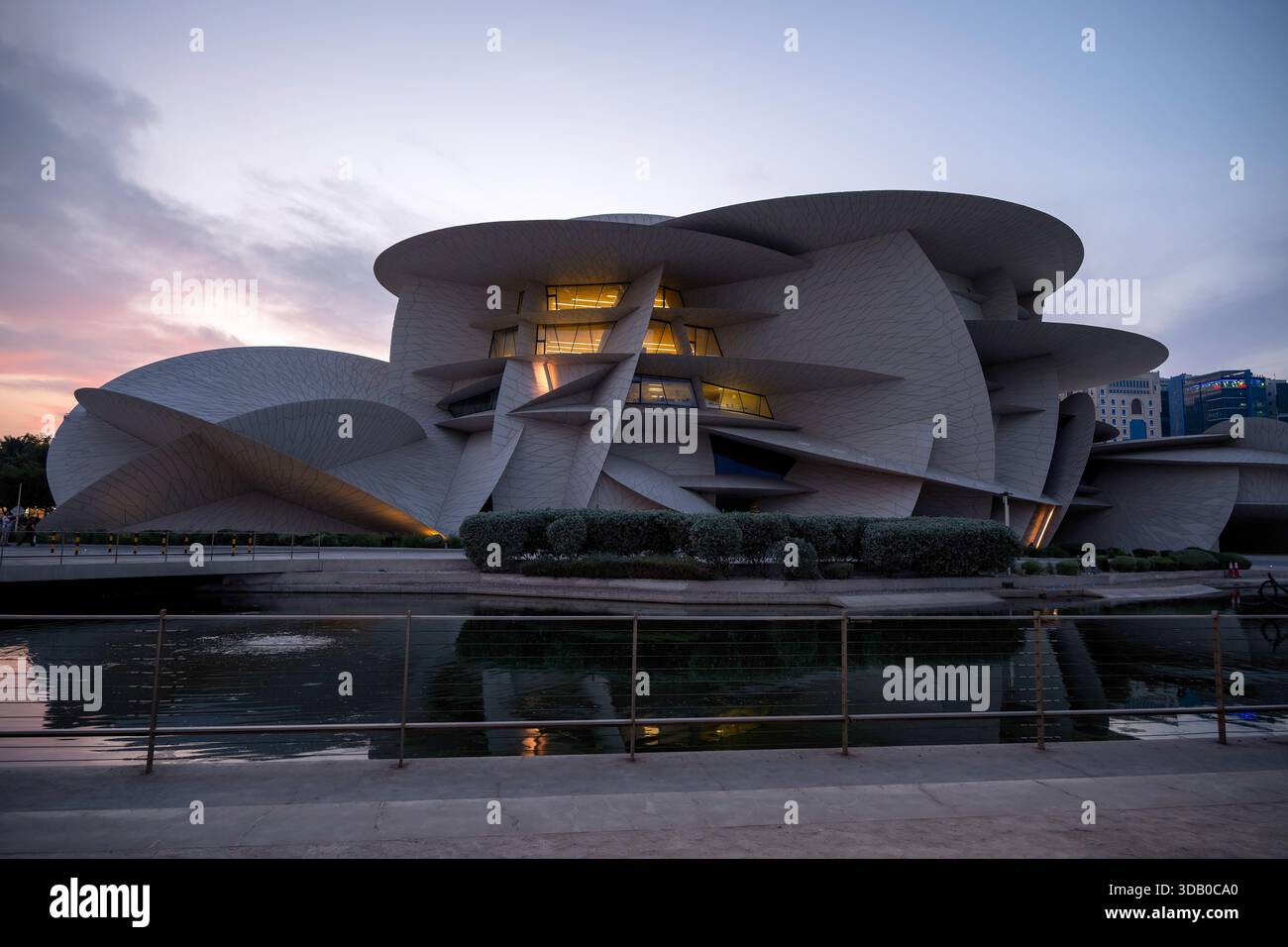 Doha, Katar - 10. Dezember 2025: Das Nationalmuseum von Katar Stockfoto