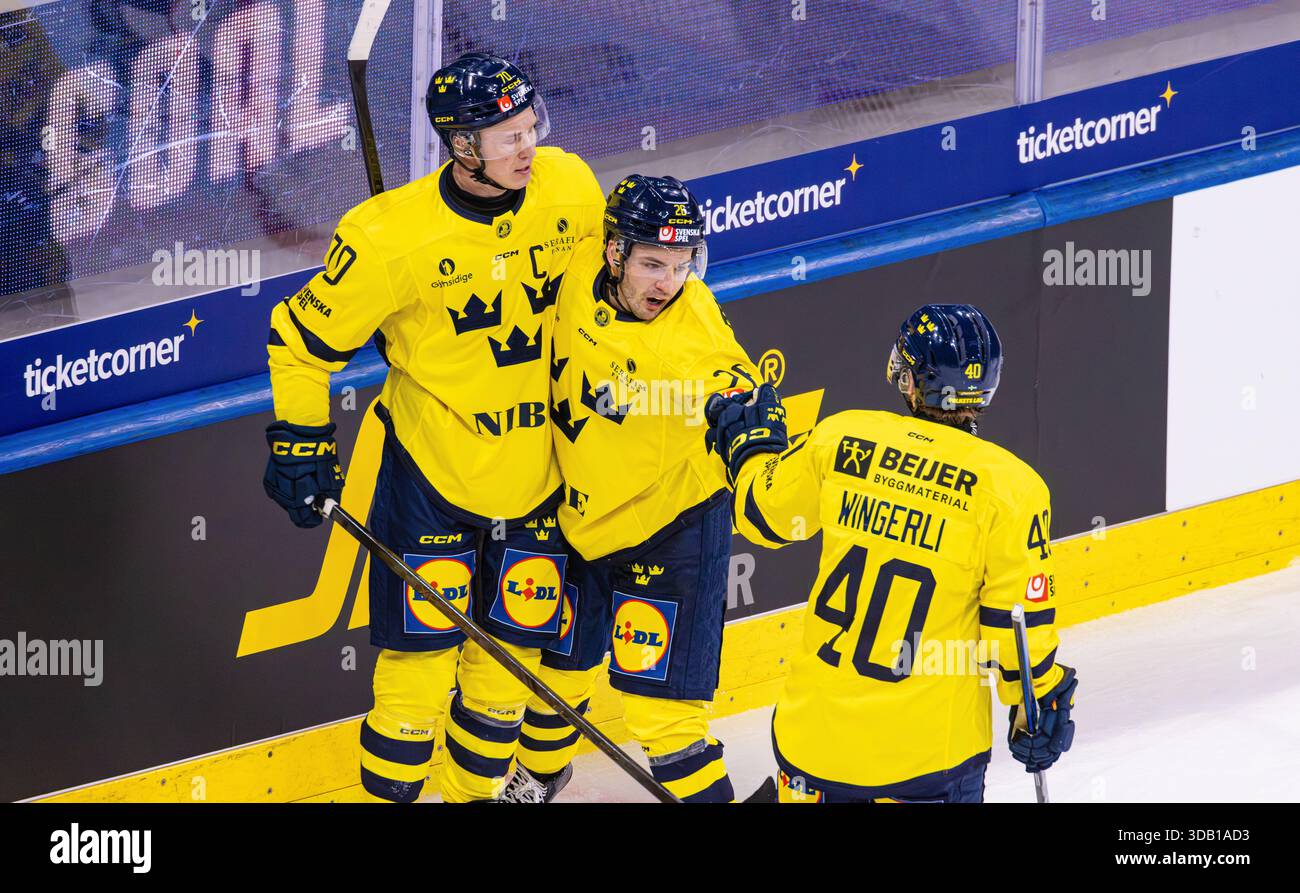 Zürich, Schweiz, 13. Dez 2025:16. Minute #16 Erik Brannstrom (Schweden) erzielt den Equalizer mit 1:1. Schweden feiert. (Foto: Andreas Haas/dieBildmanufaktur) Credit: DieBildmanufaktur/Alamy Live News Stockfoto