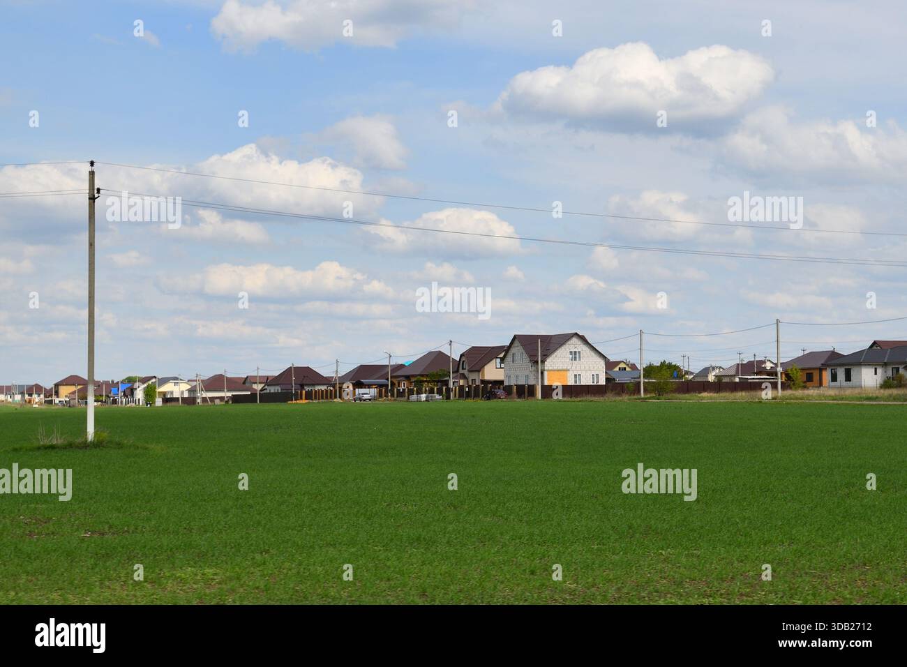 Wohnsiedlung und Green Field Landscape Stockfoto