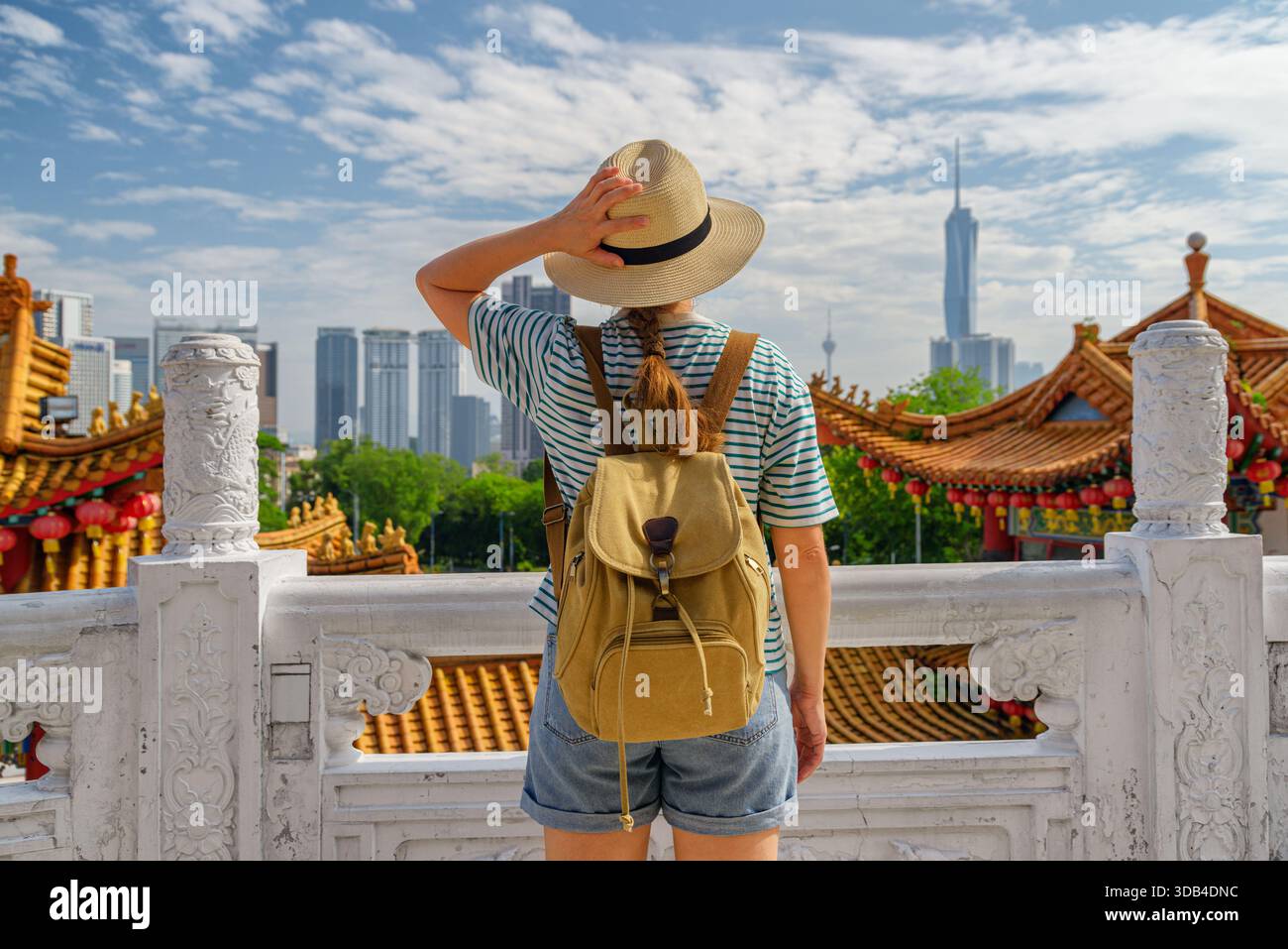 Weibliche Touristen genießen den Blick auf Kuala Lumpur, Malaysia Stockfoto