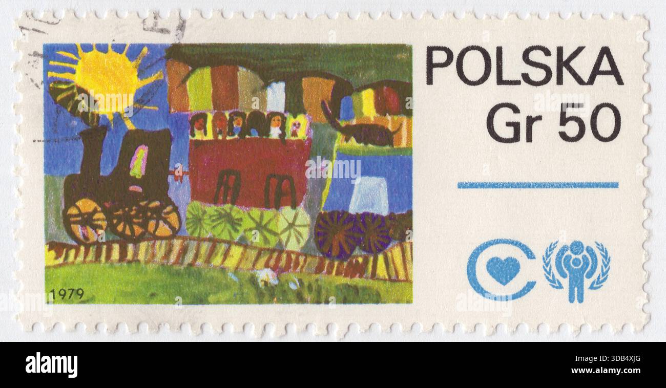 POLEN — 13. Januar 1979: 50 grosz mehrfarbige Briefmarke „Train Carving Children“ von Marta Tyszler, 5 Jahre alt. IYC Emblem und Kinderzeichnung Eine Dampfeisenbahn mit Wagen voller Kinder verlässt den Wald beim Sonnenaufgang International Year of the Child Stockfoto