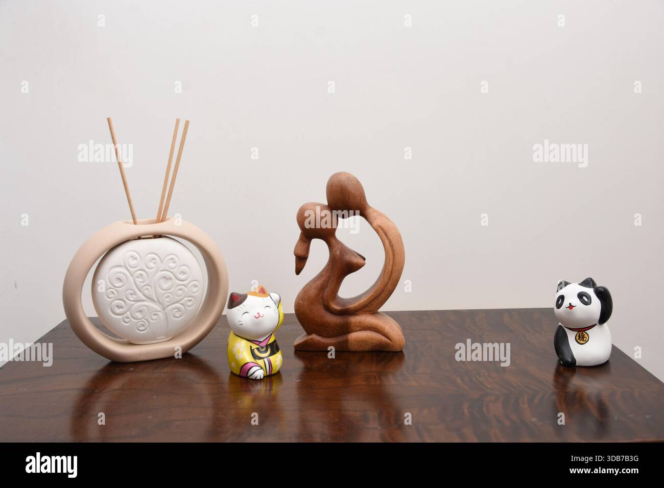 Zeigen Sie Objekte, die die Ecken des Hauses verschönern Stockfoto