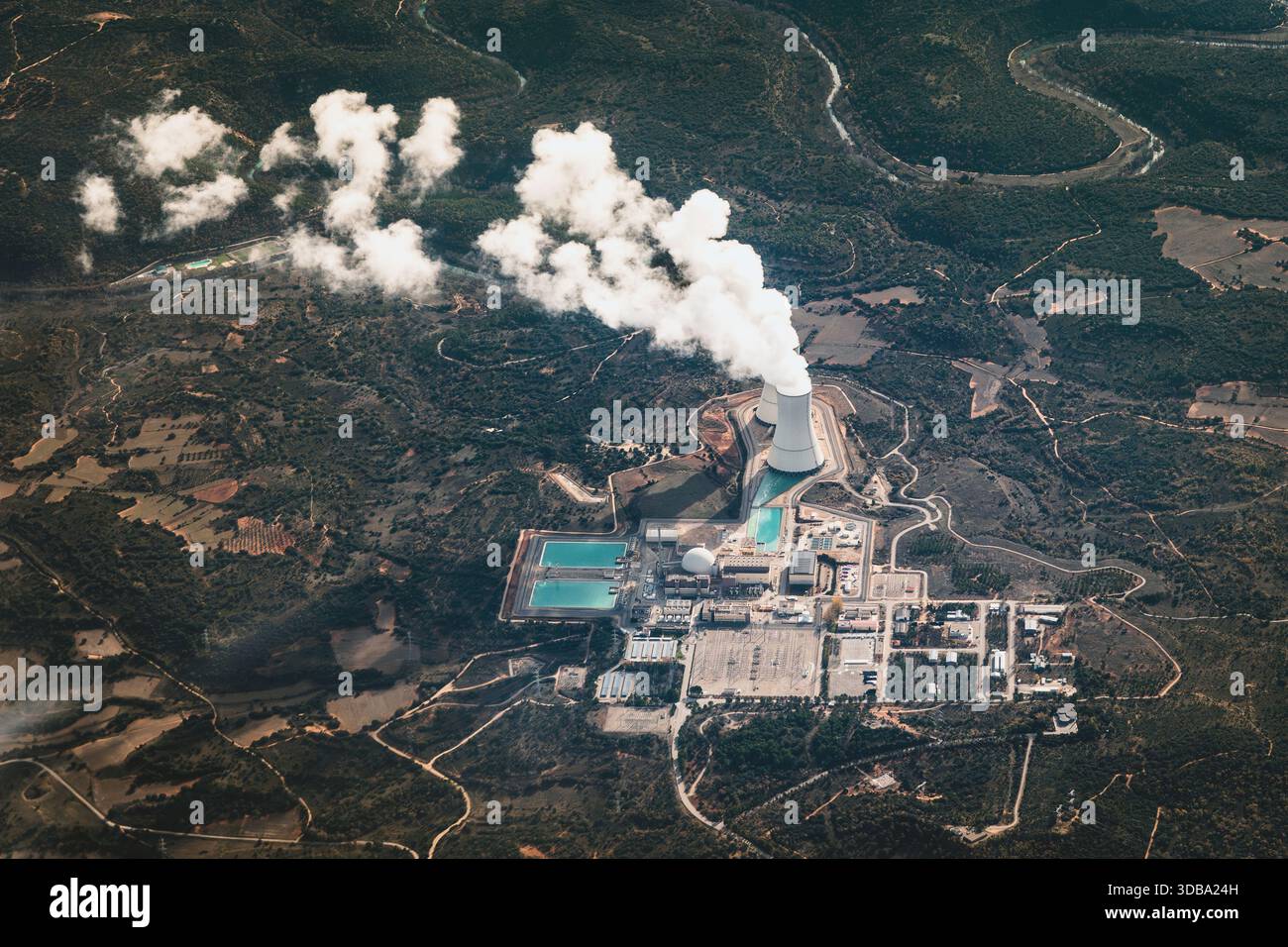 Aus der Vogelperspektive des Kernkraftwerks Trillo am Fluss Tejo in der Provinz Guadalajara Stockfoto