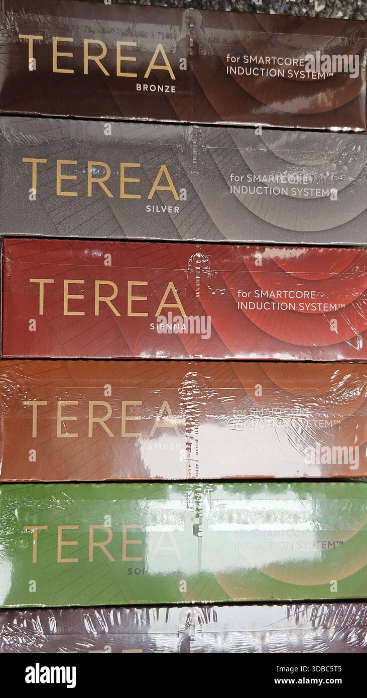 Terea Tabak Sticks für IQOS ausgestellt in Bunte Verpackung.Riga.Lettland.15.12.2025 Stockfoto