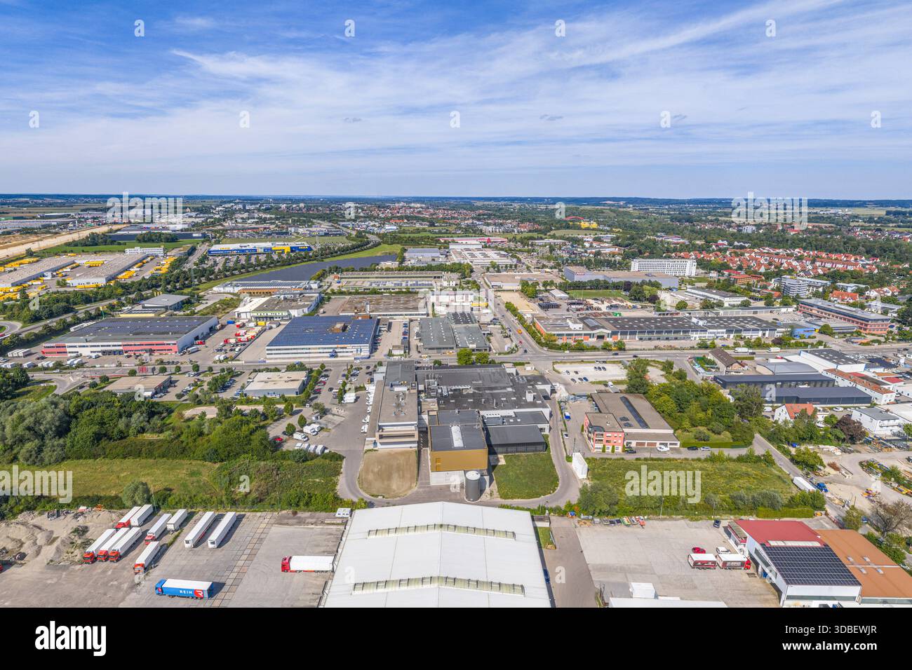Augsburg – ein Blick aus der Vogelperspektive auf die Wohn- und Gewerbegebiete im nördlichen Oberhausener Stadtteil Stockfoto