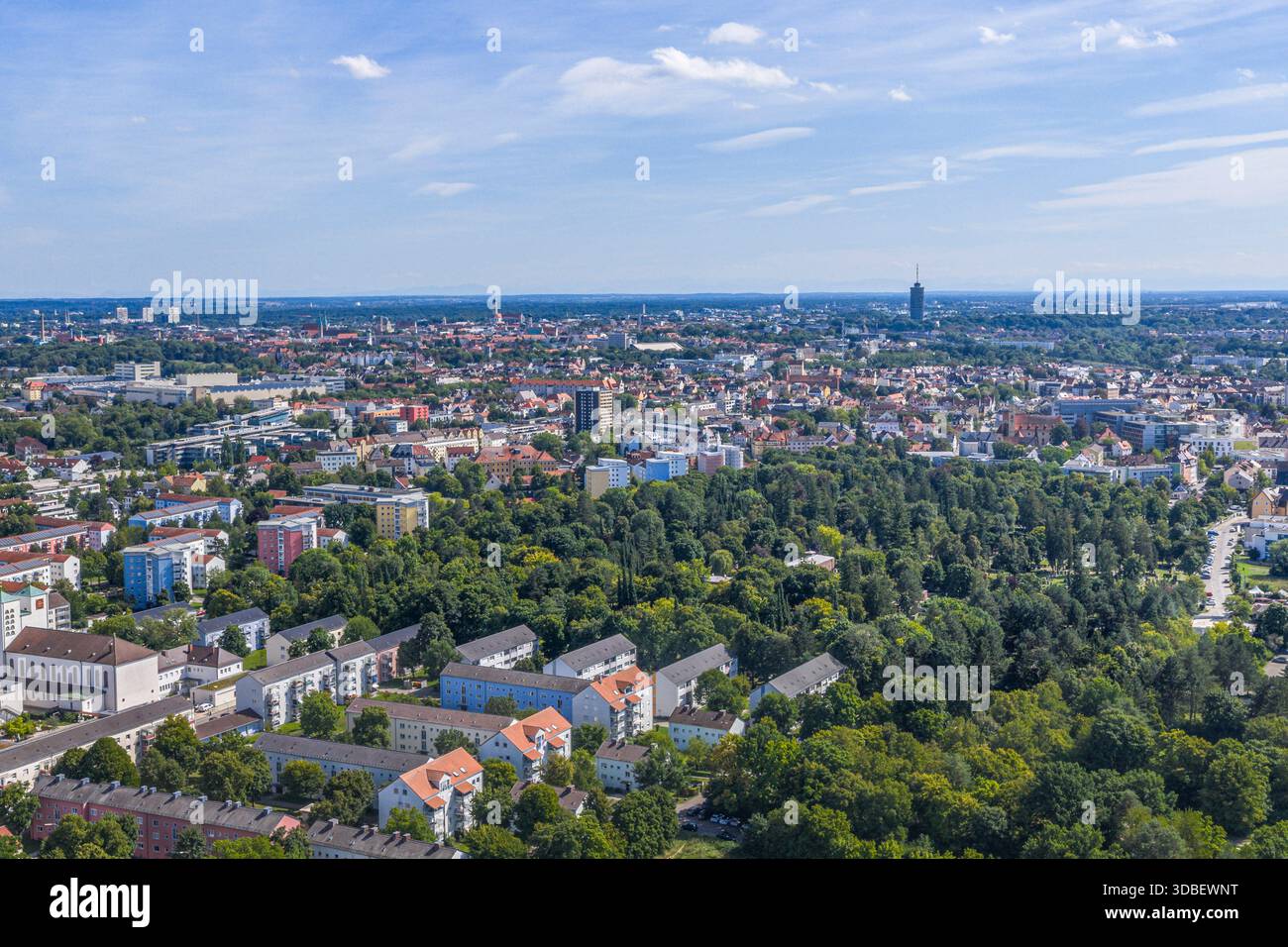 Augsburg – ein Blick aus der Vogelperspektive auf die Wohn- und Gewerbegebiete im nördlichen Oberhausener Stadtteil Stockfoto