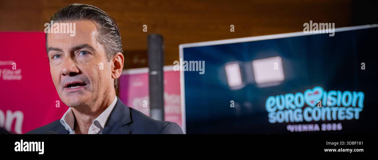 20251216 Eurovision Song Contest 2026 - ORF-Medienupdate WIEN, OESTERREICH - 16. DEZEMBER: ORF-Generaldirektor Roland Weissmann waehrend des Mediengespraechs anlaesslich eines ORF Updates zum 70. ESC - Eurovision Song Contest vom 12. bis zum 16. Mai 2026 in Wien im Foyer der Halle F der Wiener Stadthalle am 16. Dezember 2025 in Wien, Oesterreich. 251216 SEPA 17 047 Copyright: XIsabellexOuvrardx SEPAxMedia Stockfoto