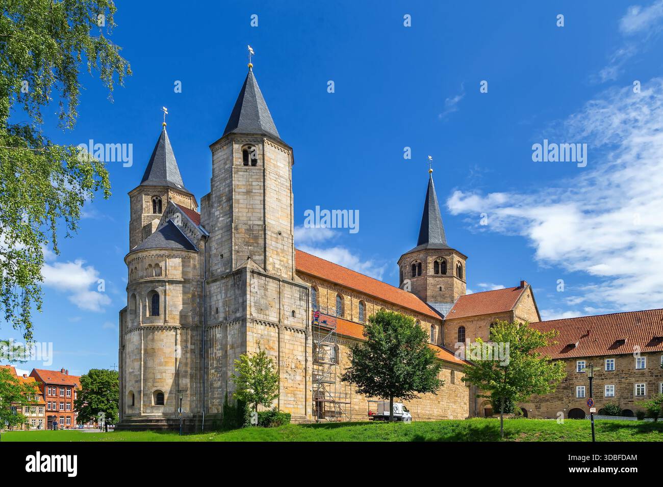 St. Godehard ist eine Kirche in Hildesheim. Innenraum, Altar Stockfoto