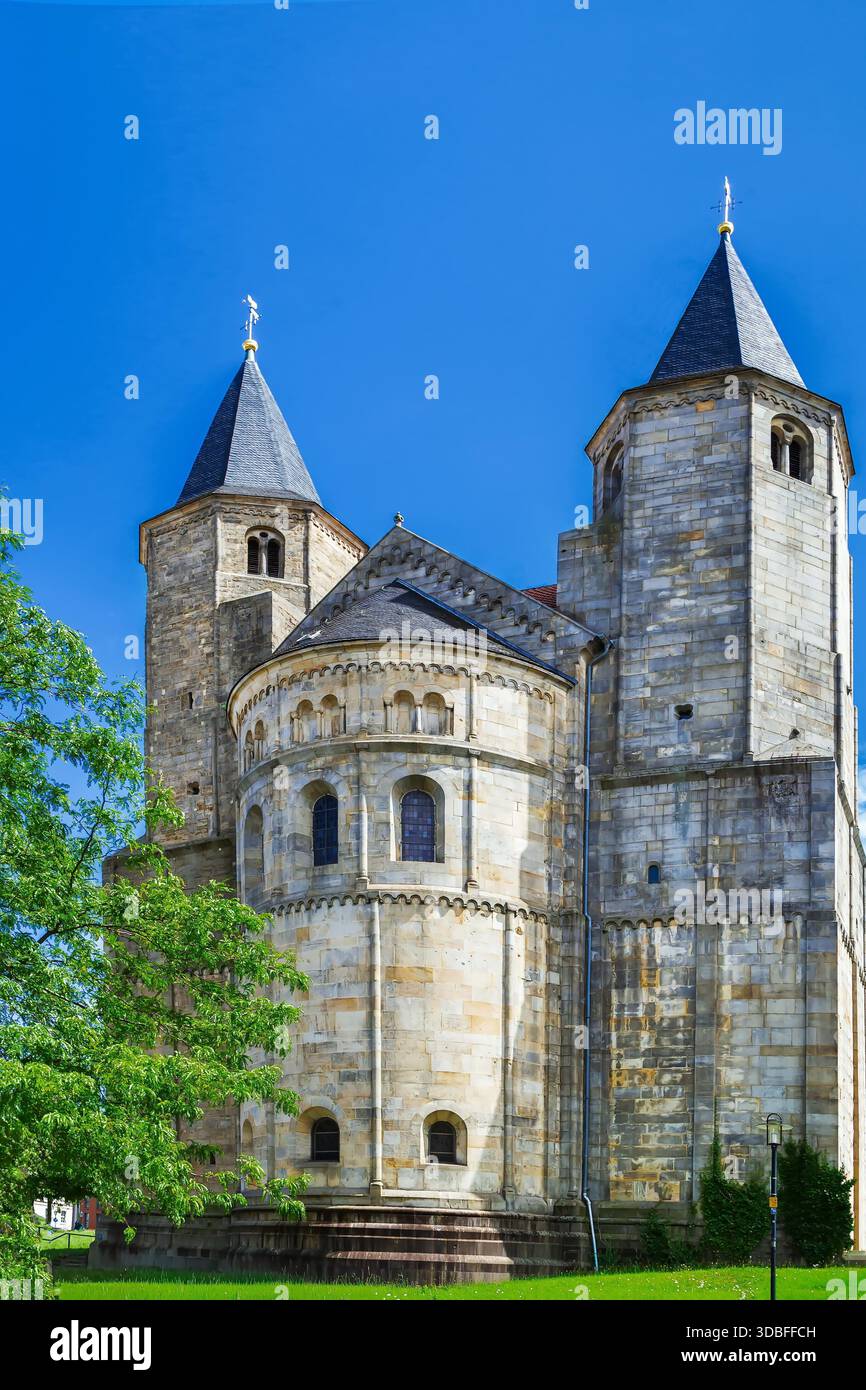 St. Godehard ist eine Kirche in Hildesheim. Innenraum, Altar Stockfoto