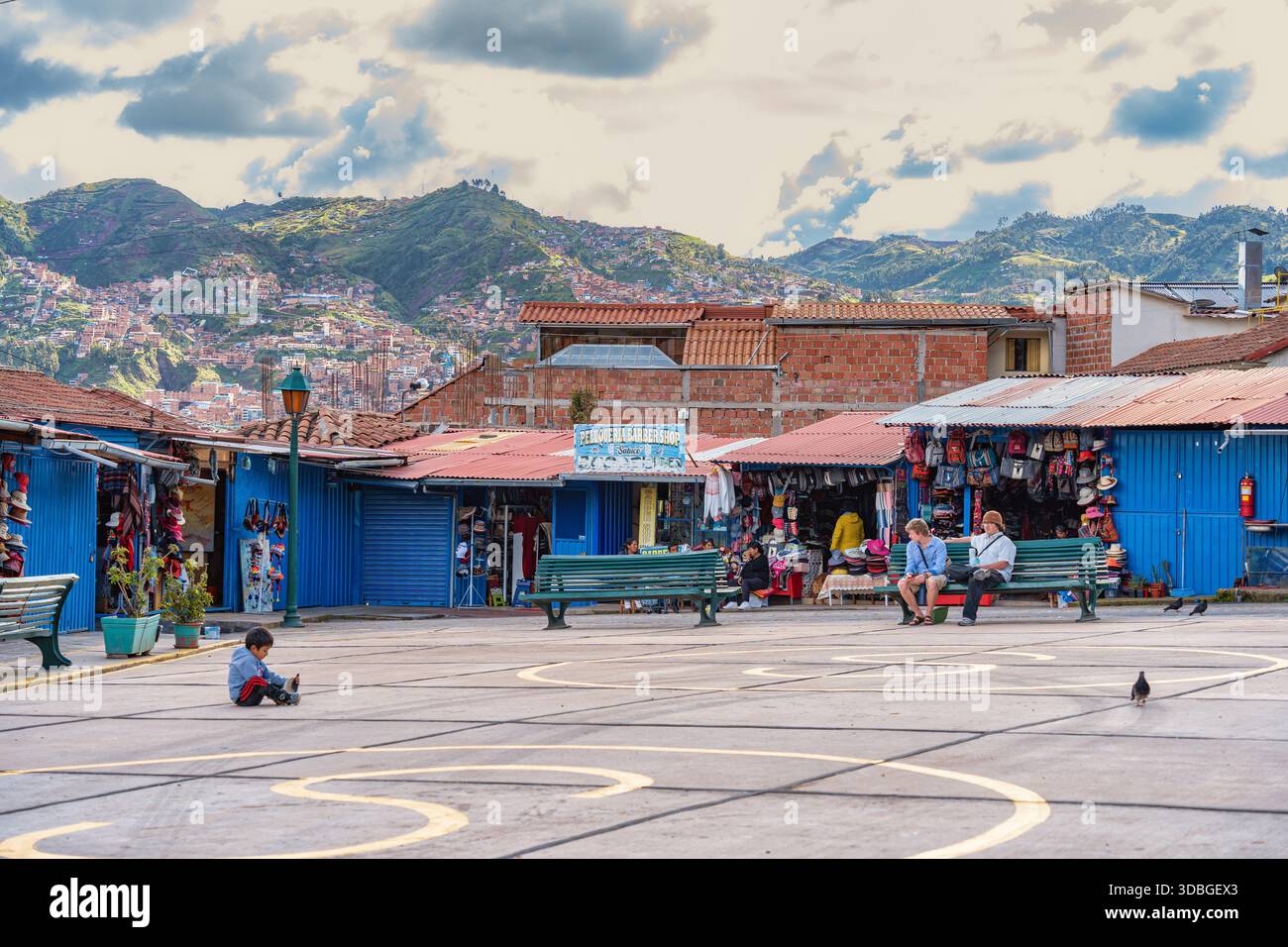 Cusco, Peru - 19. März 2025: Malerischer Blick vom Mercado San Blas (San Blas Markt) am Morgen. Stockfoto