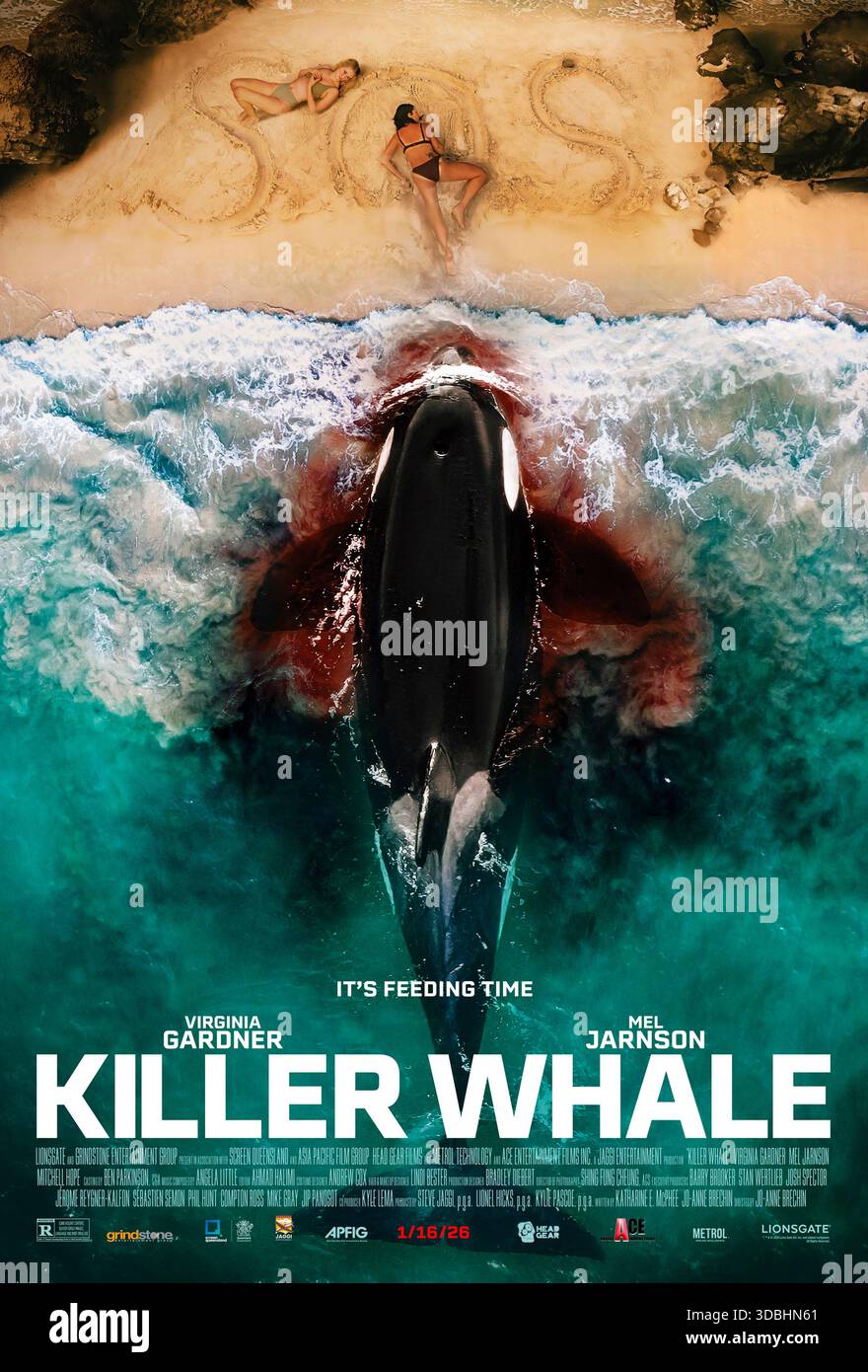 Killer Whale (2026) von Jo-Anne Brechin mit Virginia Gardner, Mel Jarnson und Mitchell Hope. Zwei beste Freunde sind in einer abgelegenen Lagune gefangen und müssen ums Überleben kämpfen, als ein gefährlicher Killerwal namens CETO beginnt, sie zu jagen. US-Poster NUR FÜR REDAKTIONELLE ZWECKE. Quelle: BFA/Lionsgate Stockfoto