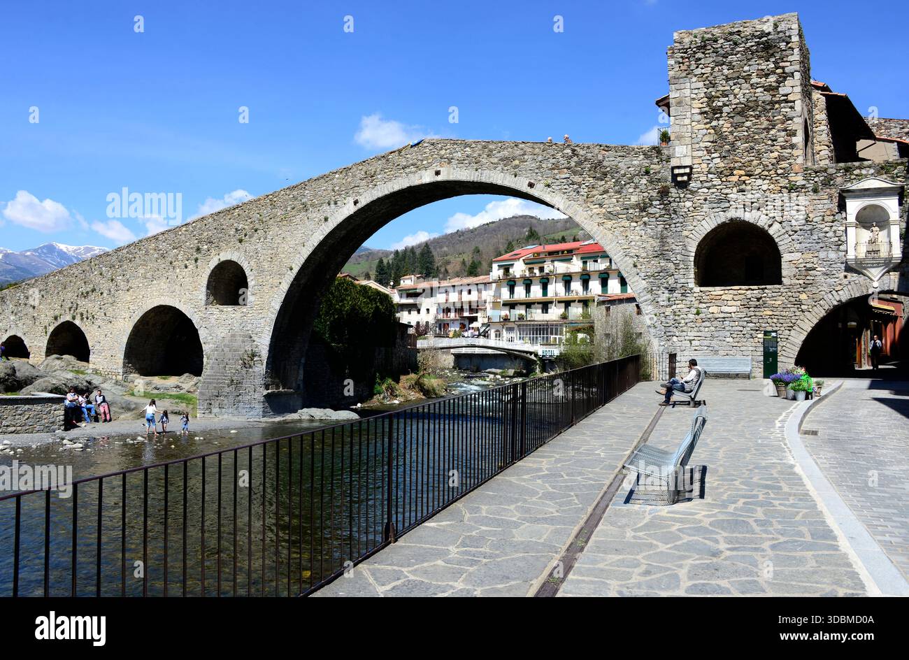 Camprodon, Pont Nou (12.-17. Jahrhundert). Ripollès, Girona, Katalonien, Spanien. Stockfoto
