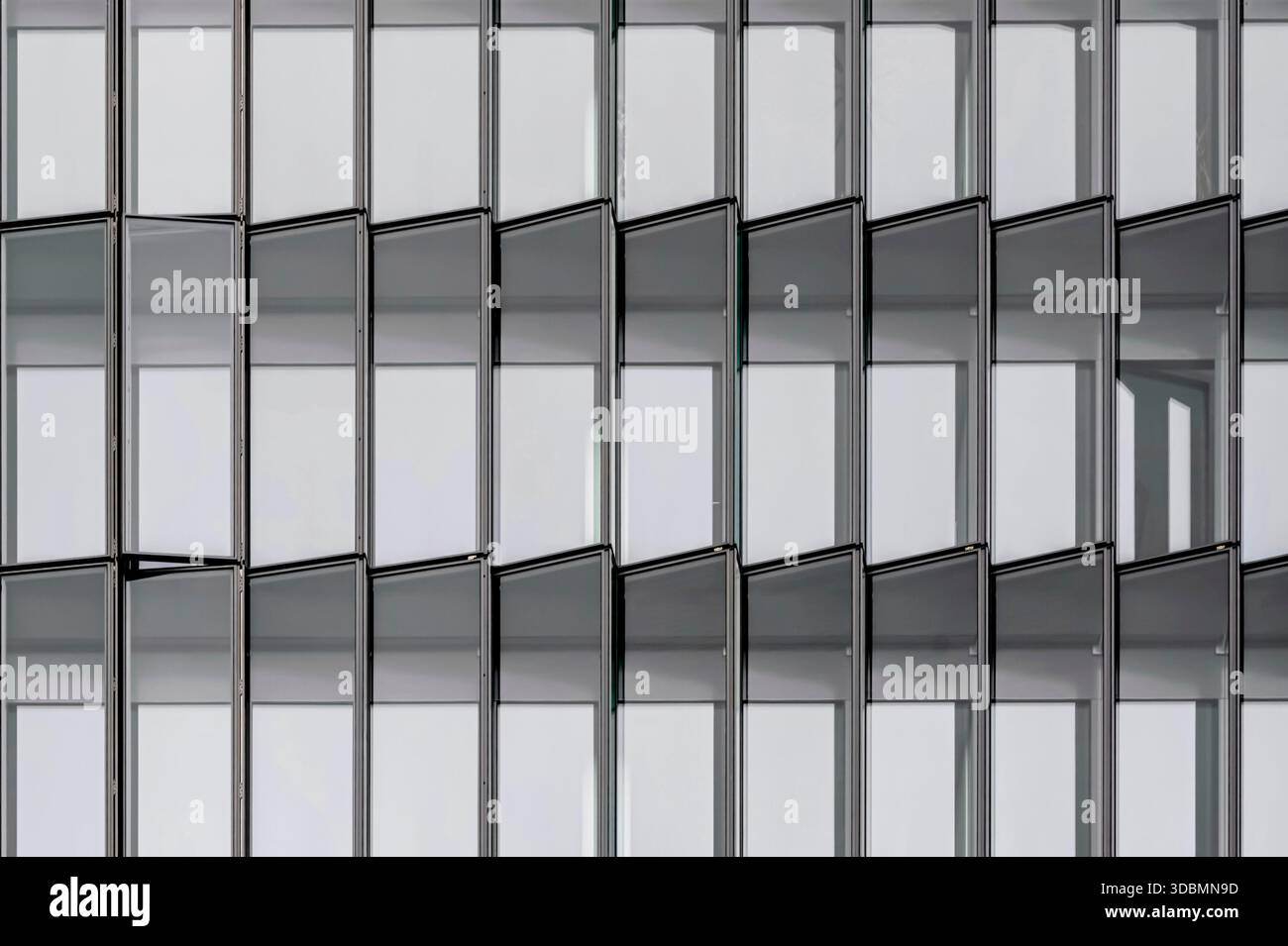 Fassadendetail KfW Westarkade, Bürogebäude in der Zeppelinallee in Frankfurt, Deutschland, im Besitz der KfW Bankengruppe, der staatlichen Entwicklungsbank, Architekten Sauerbruch Hutton [M] Stockfoto