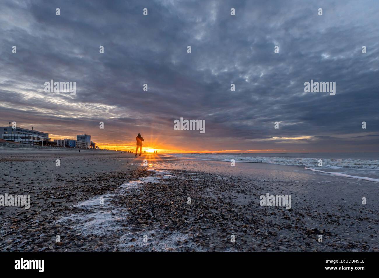 Sonnenuntergang am Nordstrand der ostfriesischen Insel Norderney, Deutschland Stockfoto