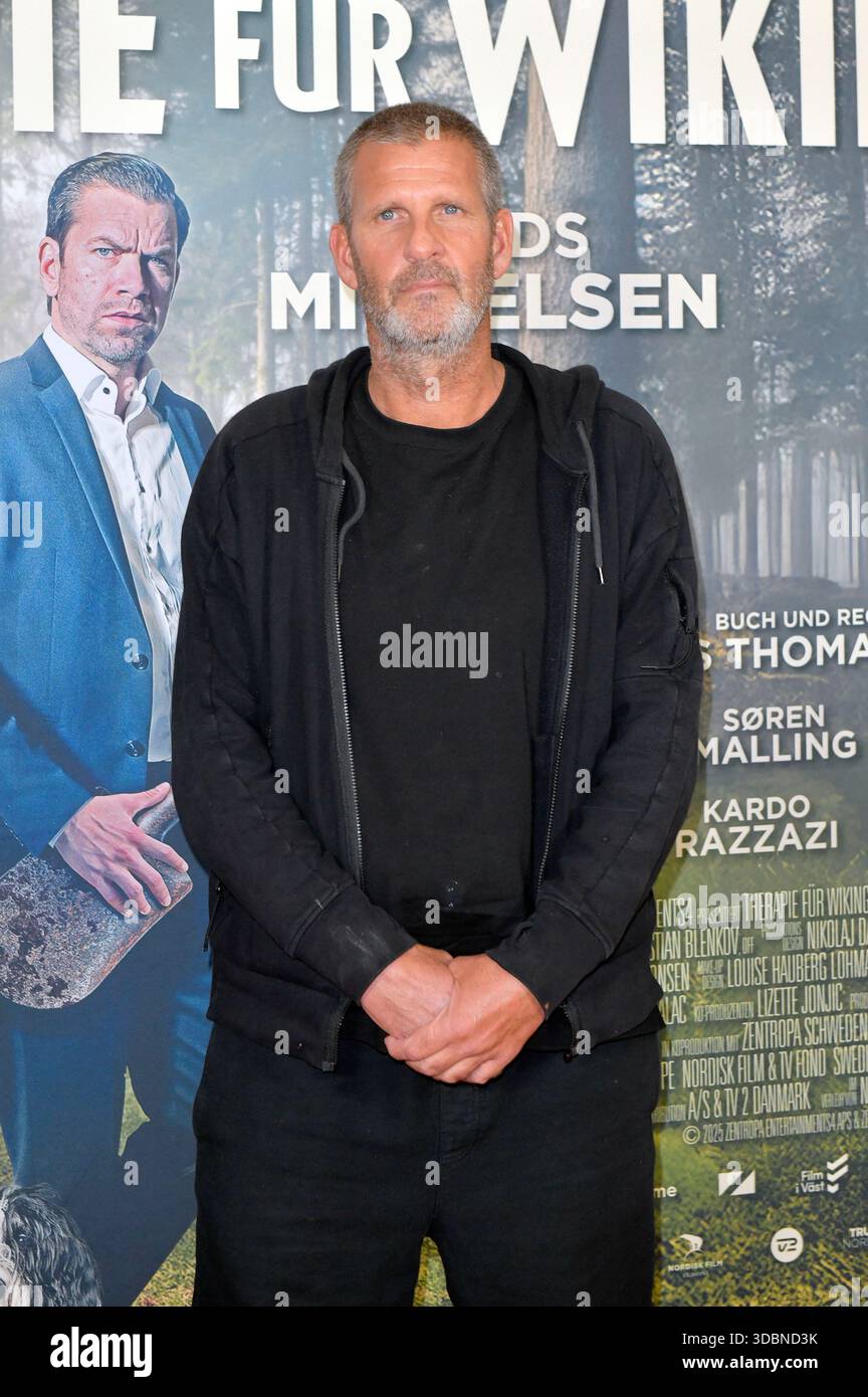 Anders Thomas Jensen bei der Premiere des Kinofilms 'Therapie für Wikinger' im Kino im Delphi-Filmpalast. Berlin, 17.12.2025 Stockfoto