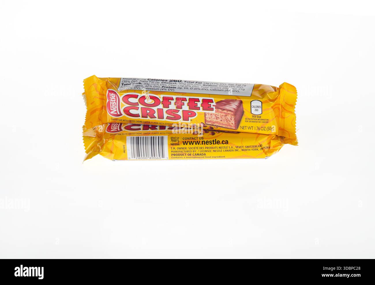 Nestle Coffee Crisp Candy Bars mit Barcode und Nährwertetikett des UPC-Scanners Stockfoto