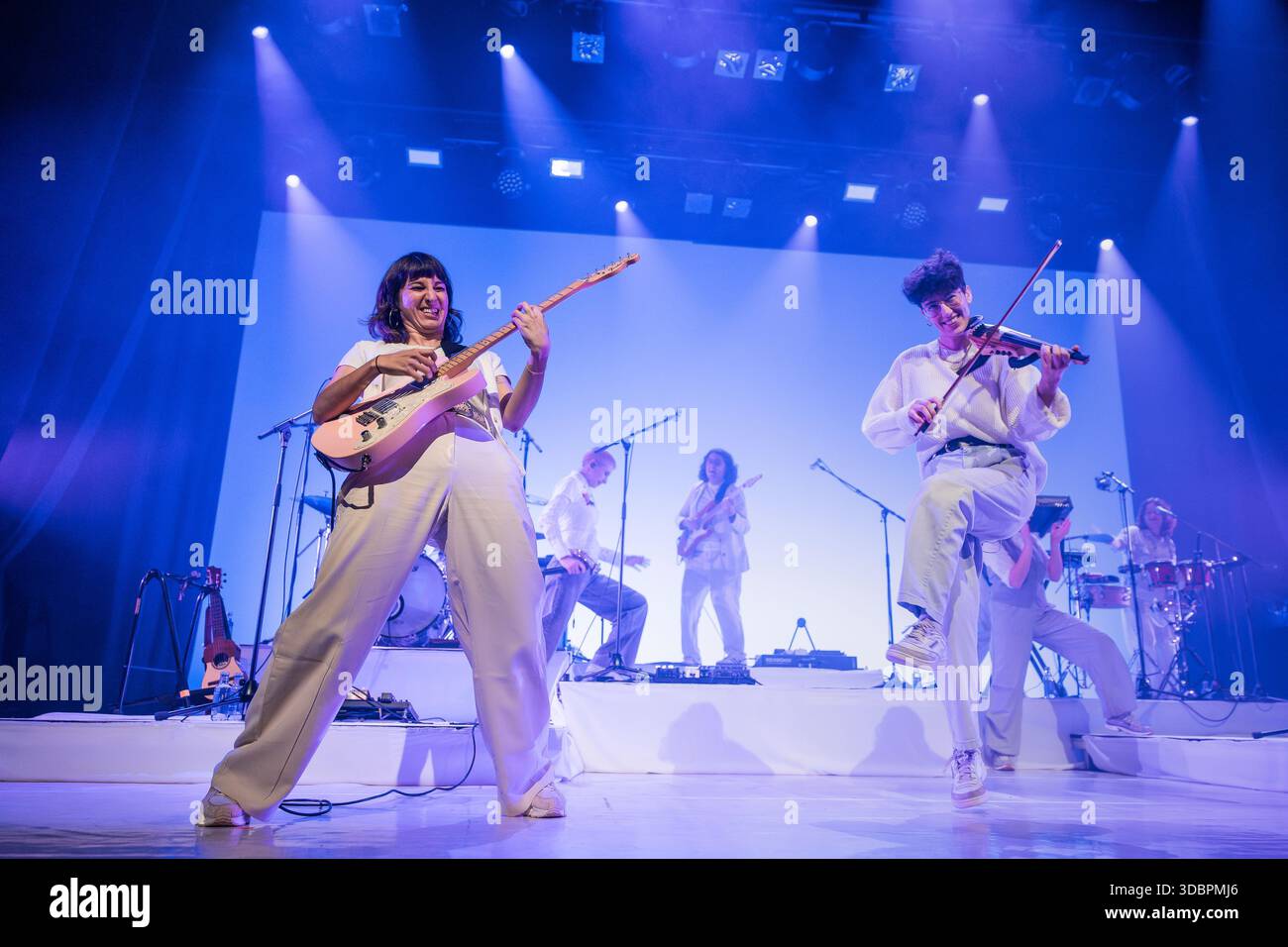 Barcelona, Spanien. 2025.12.12. Nach 14 Jahren auf der Bühne feiert die Band Roba Estesa ihr Abschiedskonzert im Paral·lel 62. Stockfoto