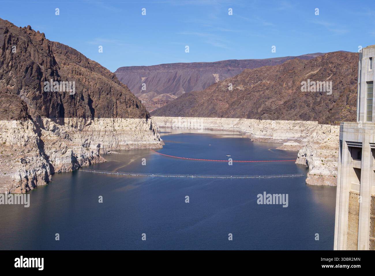 Lake Mead niedriger Wasserstand, Badewannen-Ringe, während der Dürre vom Hoover-Staudamm aus gesehen Stockfoto
