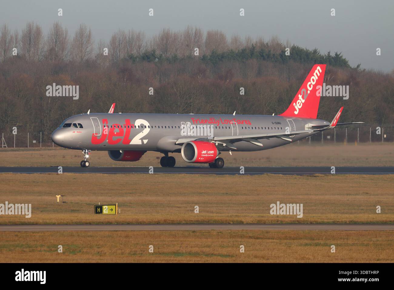 G-SUNU, Jet2, Airbus A321neo, Abfahrt London Stansted Airport, Essex, Großbritannien am 13. Dezember 2025 Stockfoto