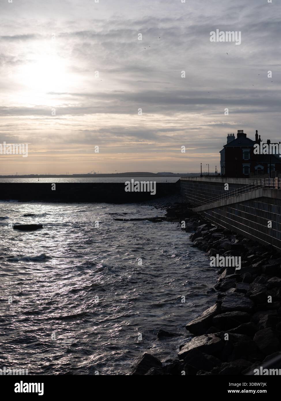 Blick auf die Nordsee von der Landzunge Hartlepool im Nordosten Englands. Stockfoto