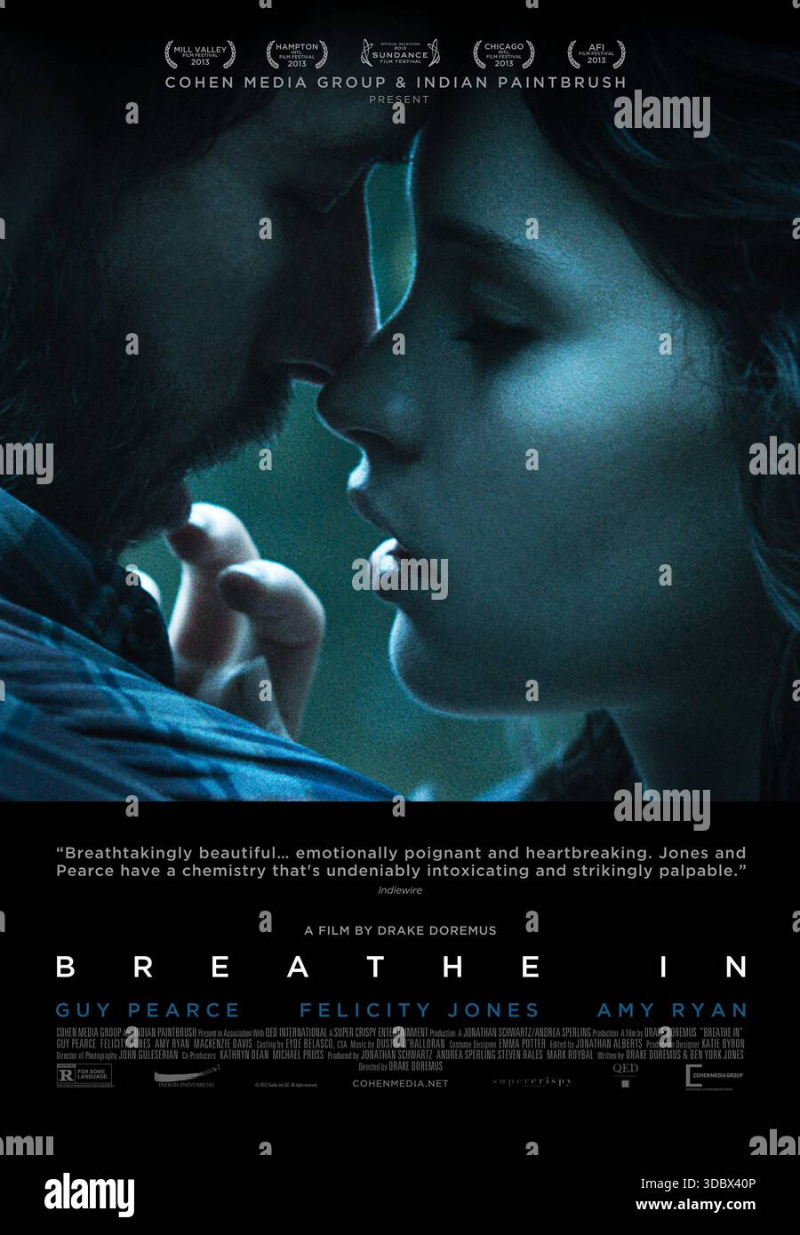 Breathe in (2013) von Drake Doremus mit Guy Pearce, Felicity Jones und Amy Ryan. Eine englische Austauschstudentin zieht bei einer New Yorker Familie ein und beunruhigt ihr angenehmes Leben, als sie und der Vater sich gefährlich nähern. US-Poster NUR FÜR REDAKTIONELLE ZWECKE. Kredit: BFA / Cohen Media Group Stockfoto
