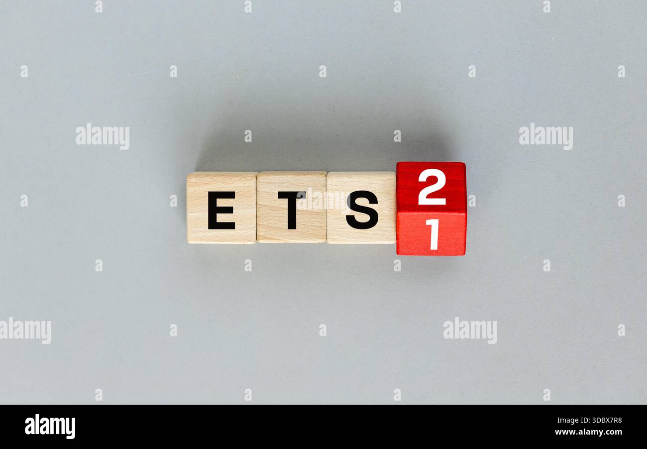 EHS 2 Europäisches Handelssystem. Geschäfts- und Umweltkonzept. ETS auf Holzblöcken und die Nummer eins auf zwei. Neues System für die Inzahlungnahme Stockfoto