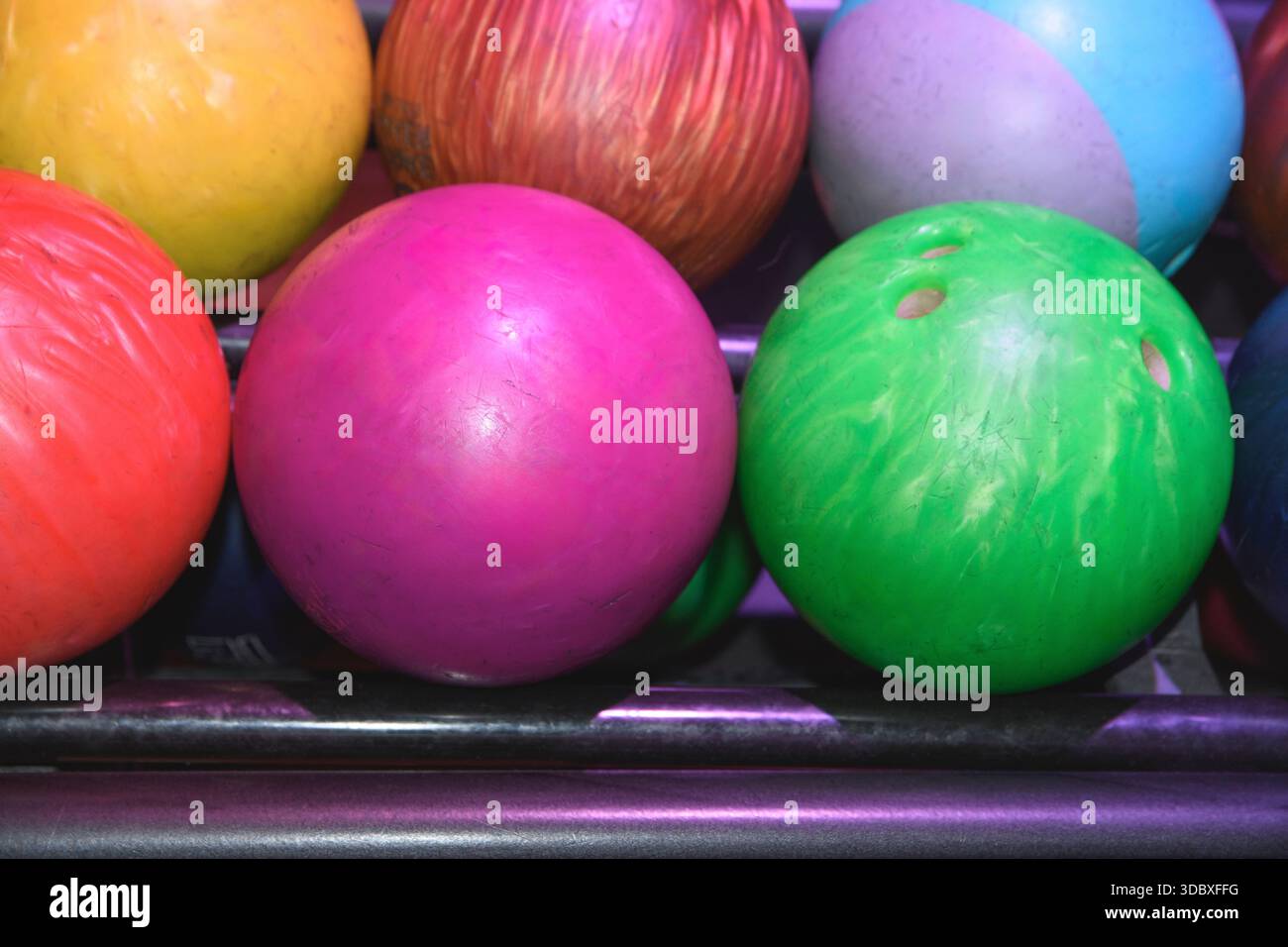 Bowlingständer. Verschiedene Größen und Farben Stockfoto