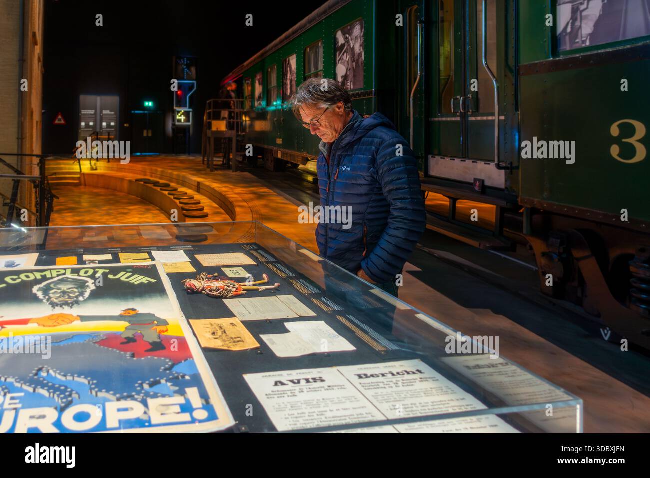 Besucher in Train World, Eisenbahnmuseum in Schaerbeek / Schaarbeek, Brüssel, Belgien. Modell freigegeben. Stockfoto