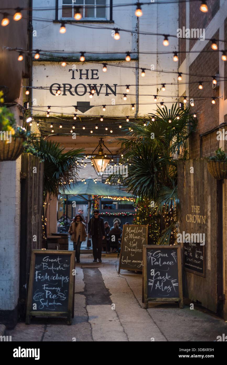 The Crown Historic English Pub im Stadtzentrum von Oxford, Großbritannien Stockfoto