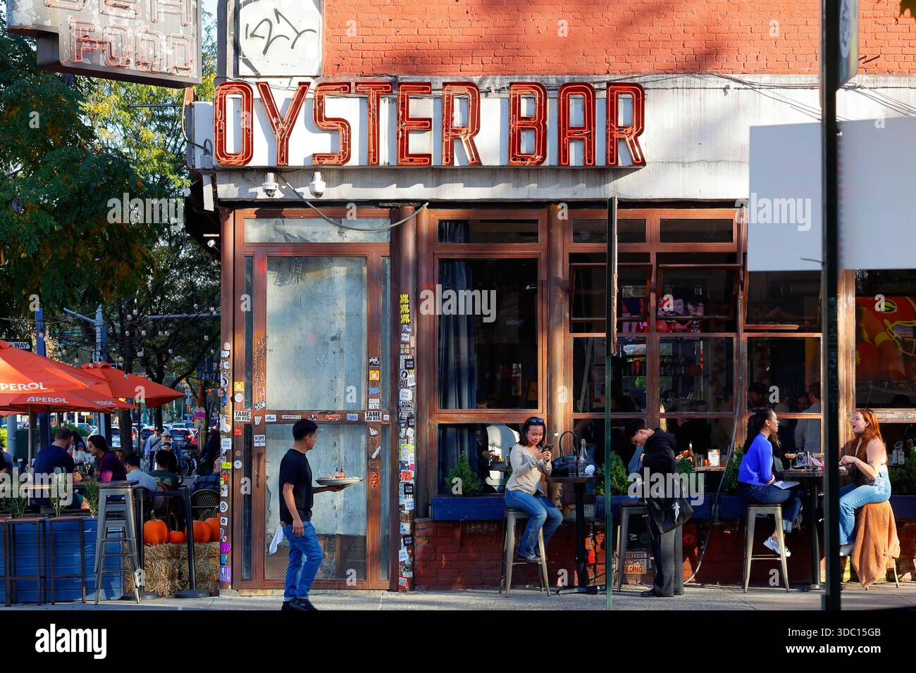 Grey Lady, 77 Delancey St, New York, NYC, Ladenfront eines Meeresfrüchte-Restaurants im New England-Stil und einer Austernbar in Manhattans Lower East Side. Stockfoto
