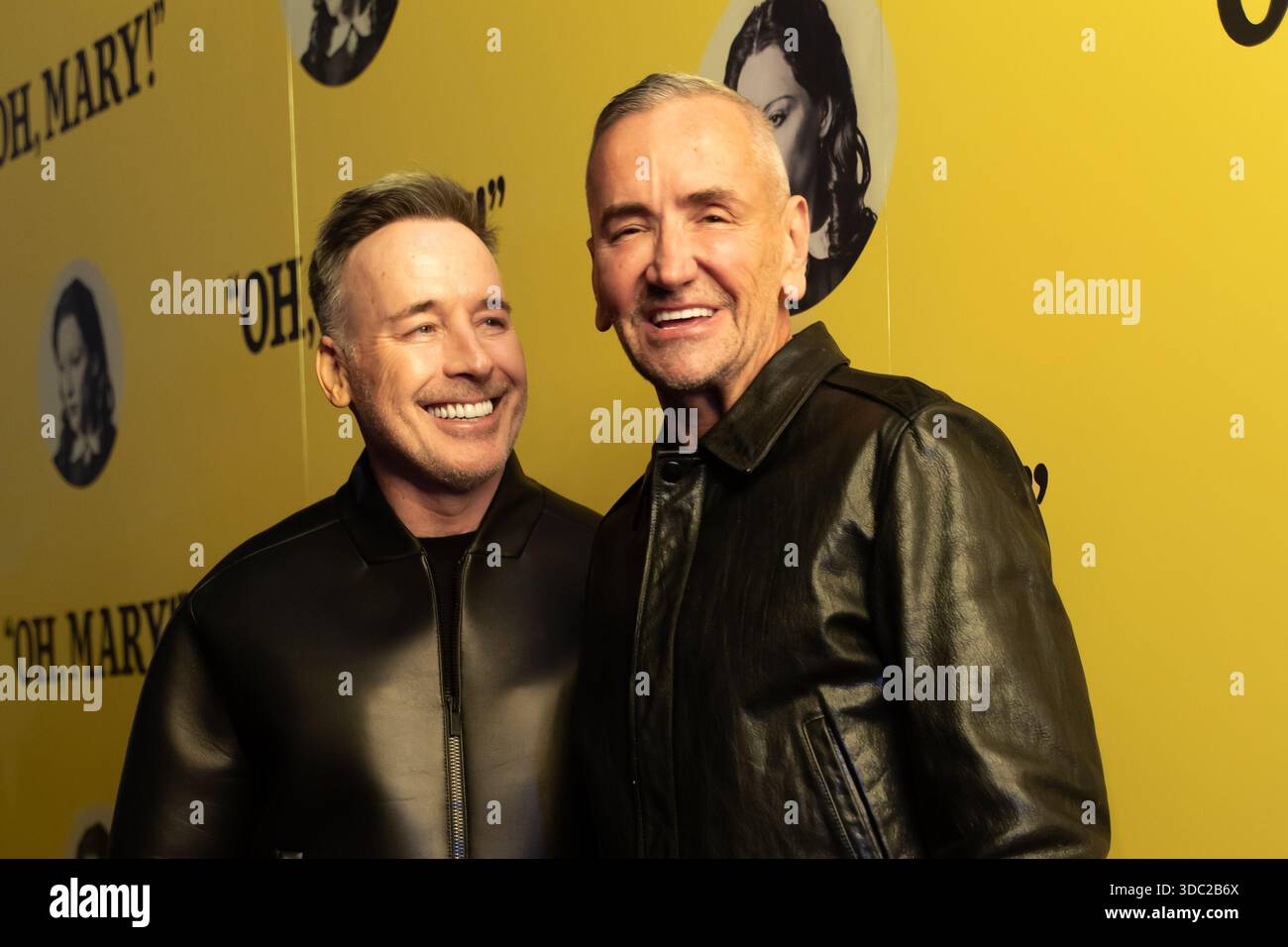London, Vereinigtes Königreich. Dezember 2025. David Furniture und DJ Fat Tony nehmen an der „Oh, Mary!“ teil. West End Eröffnungsabend im Trafalgar Theatre. Cristina Massei/EmpicsAlamy Live News. Stockfoto