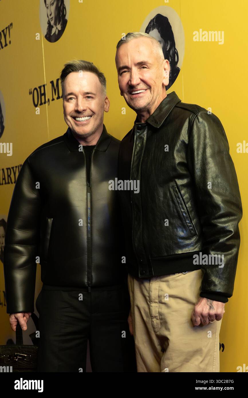 London, Vereinigtes Königreich. Dezember 2025. David Furniture und DJ Fat Tony nehmen an der „Oh, Mary!“ teil. West End Eröffnungsabend im Trafalgar Theatre. Cristina Massei/EmpicsAlamy Live News. Stockfoto