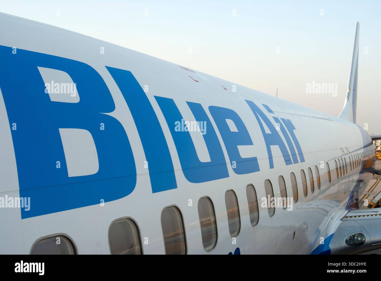 Larnaca Zypern rumänische Fluggesellschaft Blueair Boeing 737 Stockfoto