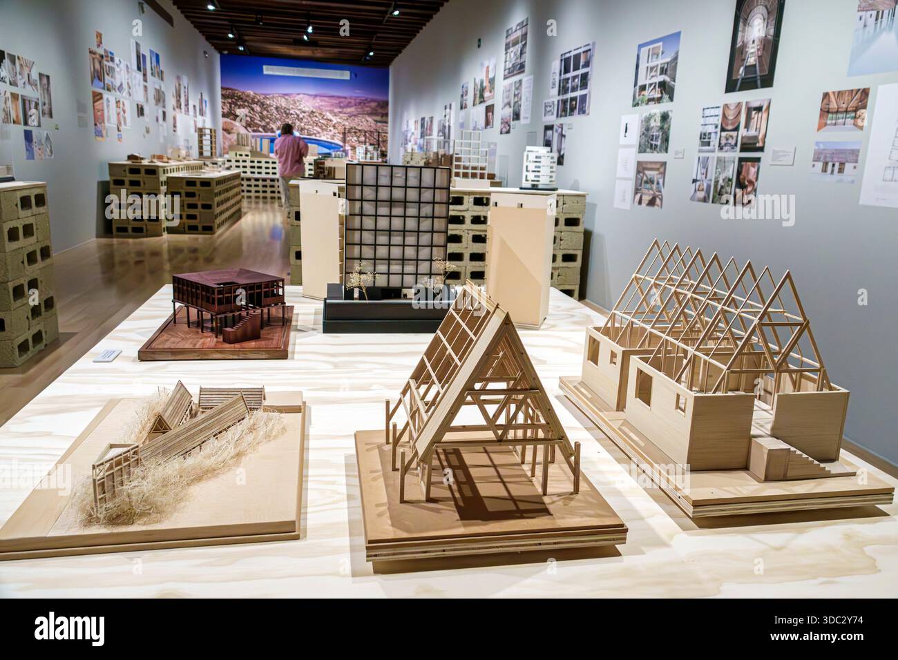 Puebla Mexico, historisches Historico Centro Center Center, Museo Amparo Geschichtskunstmuseum, Innengalerie Ausstellung, architektonische Modelle, Holzwaage Stockfoto