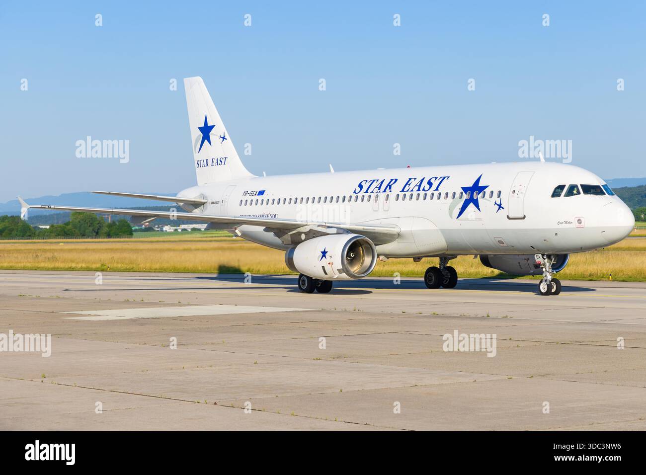Stuttgart, Deutschland - 29. September 2025: Star East A320 Stockfoto