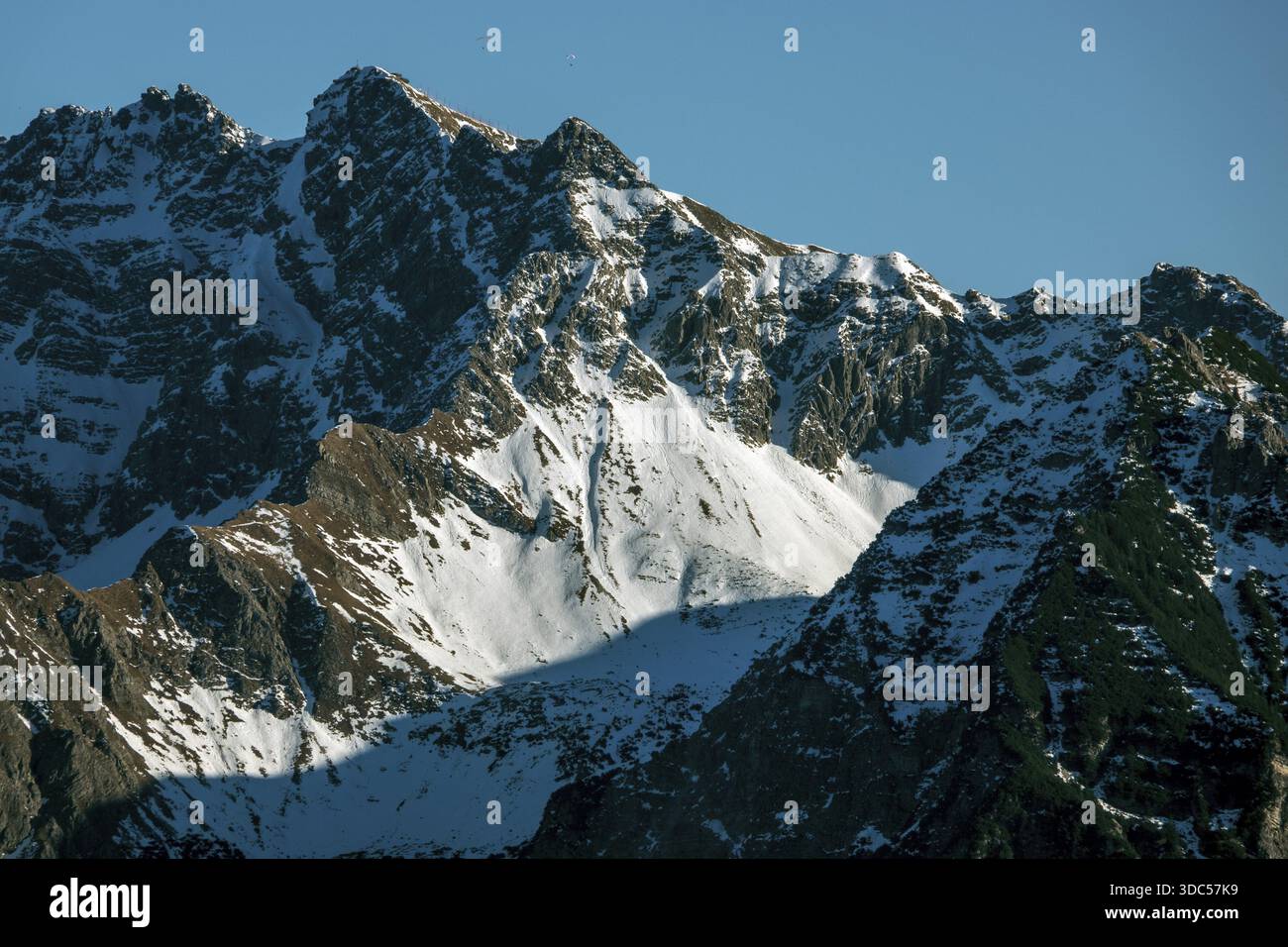 Blick vom Höhenwanderweg vom Bolsterlanger Horn zum Riedberger Horn, Hintergebirge der Allgäuer Alpen mit Nebelhorn und Rubihorn, B Stockfoto