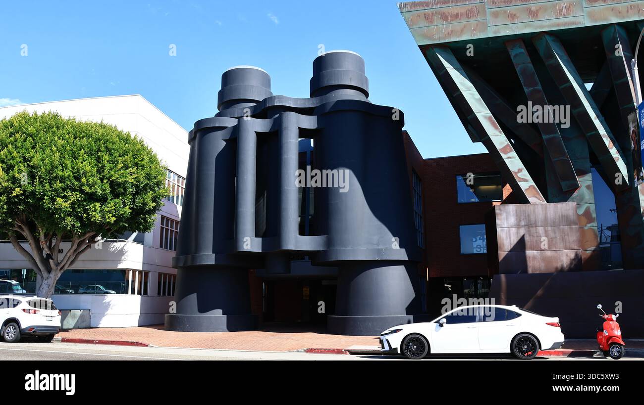 Öffentliches FERNGLAS von Frank Gehry in der 340 Main Street, Venedig (Los Angeles), Kalifornien Stockfoto