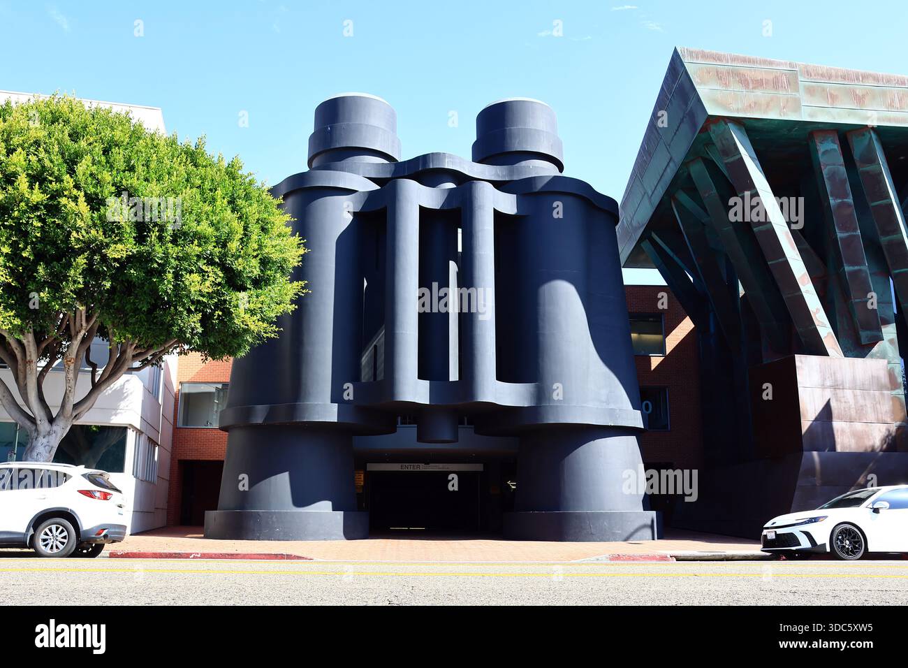 Öffentliches FERNGLAS von Frank Gehry in der 340 Main Street, Venedig (Los Angeles), Kalifornien Stockfoto