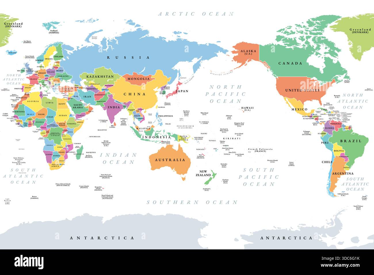 Pazifik zentrierte Weltkarte. Farbige politische Karte, die den Pazifischen Ozean in den Mittelpunkt stellt und Asien, Ozeanien und Amerika zeigt. Stockfoto